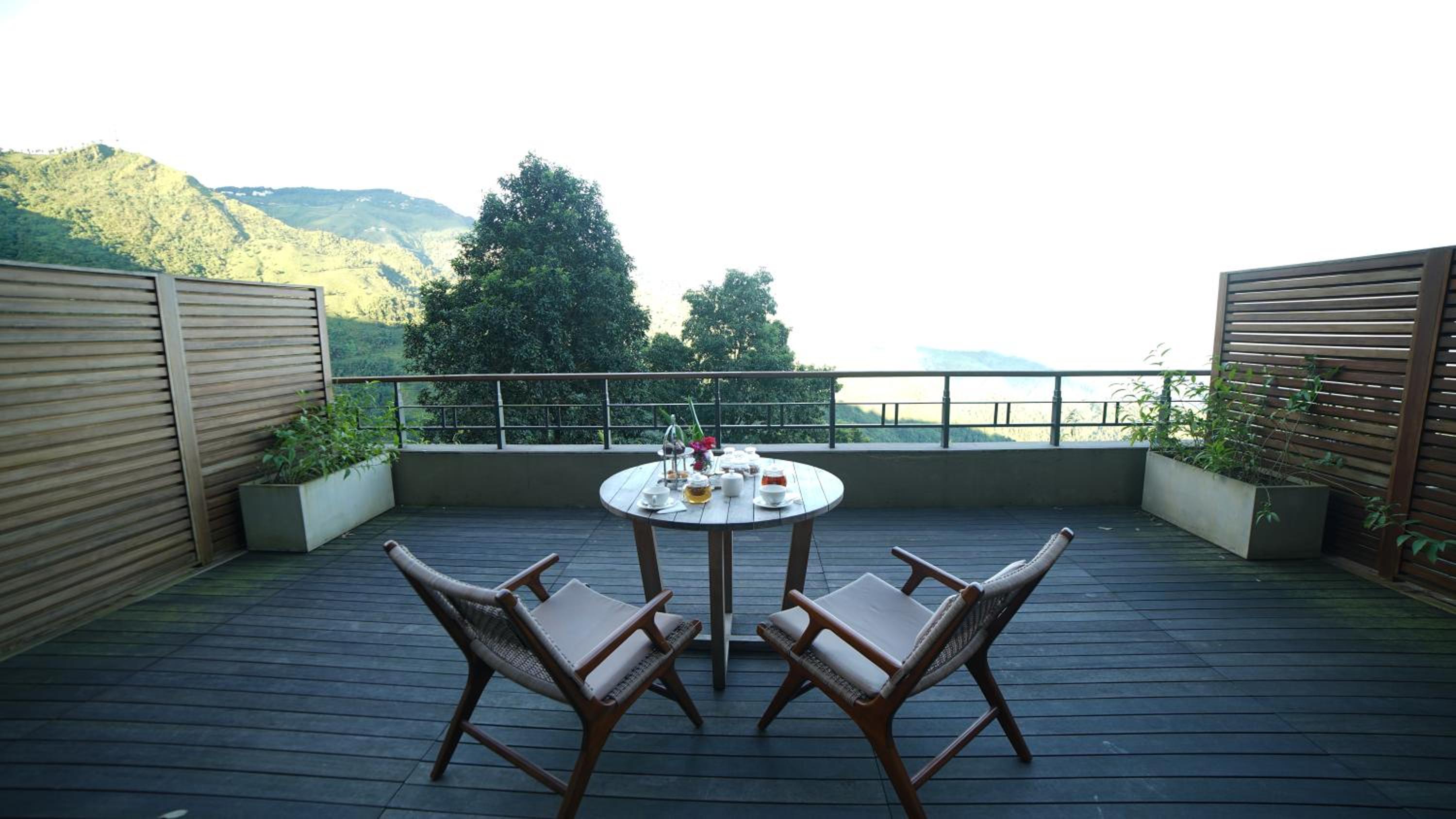 Luxury Grand King Bed Valley View Room with Deck