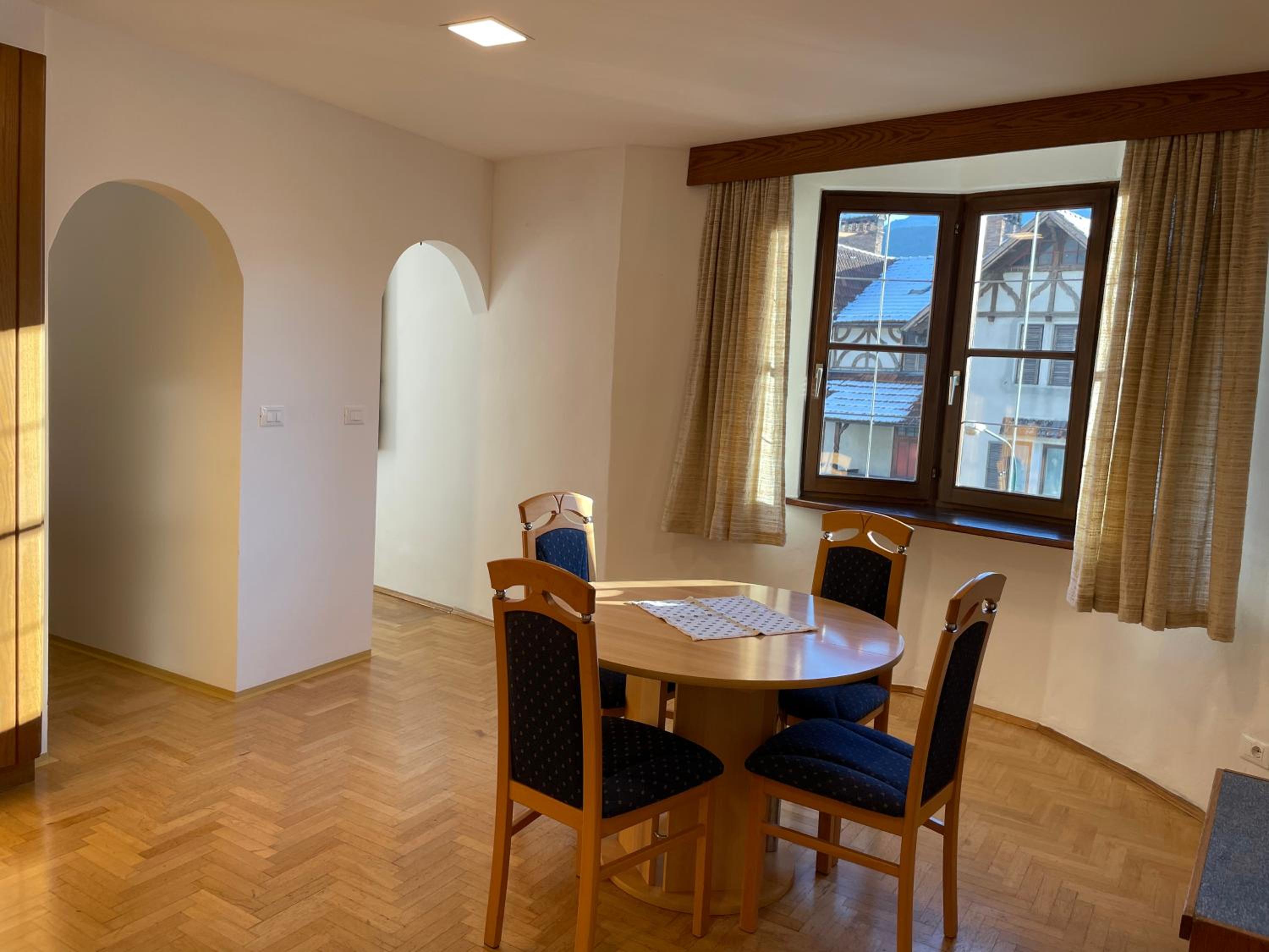 Apartment with Mountain View - Photo 10