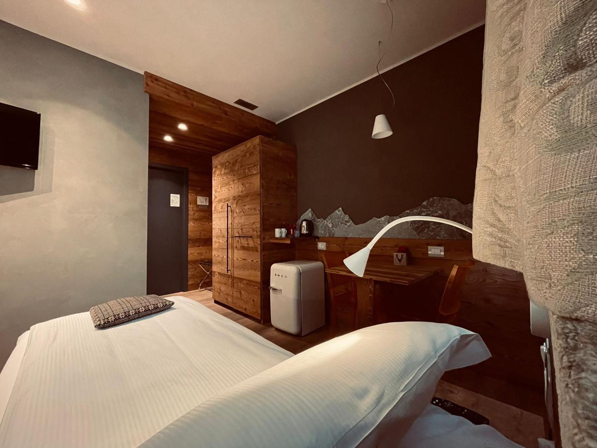 Standard Double Room - Photo 17