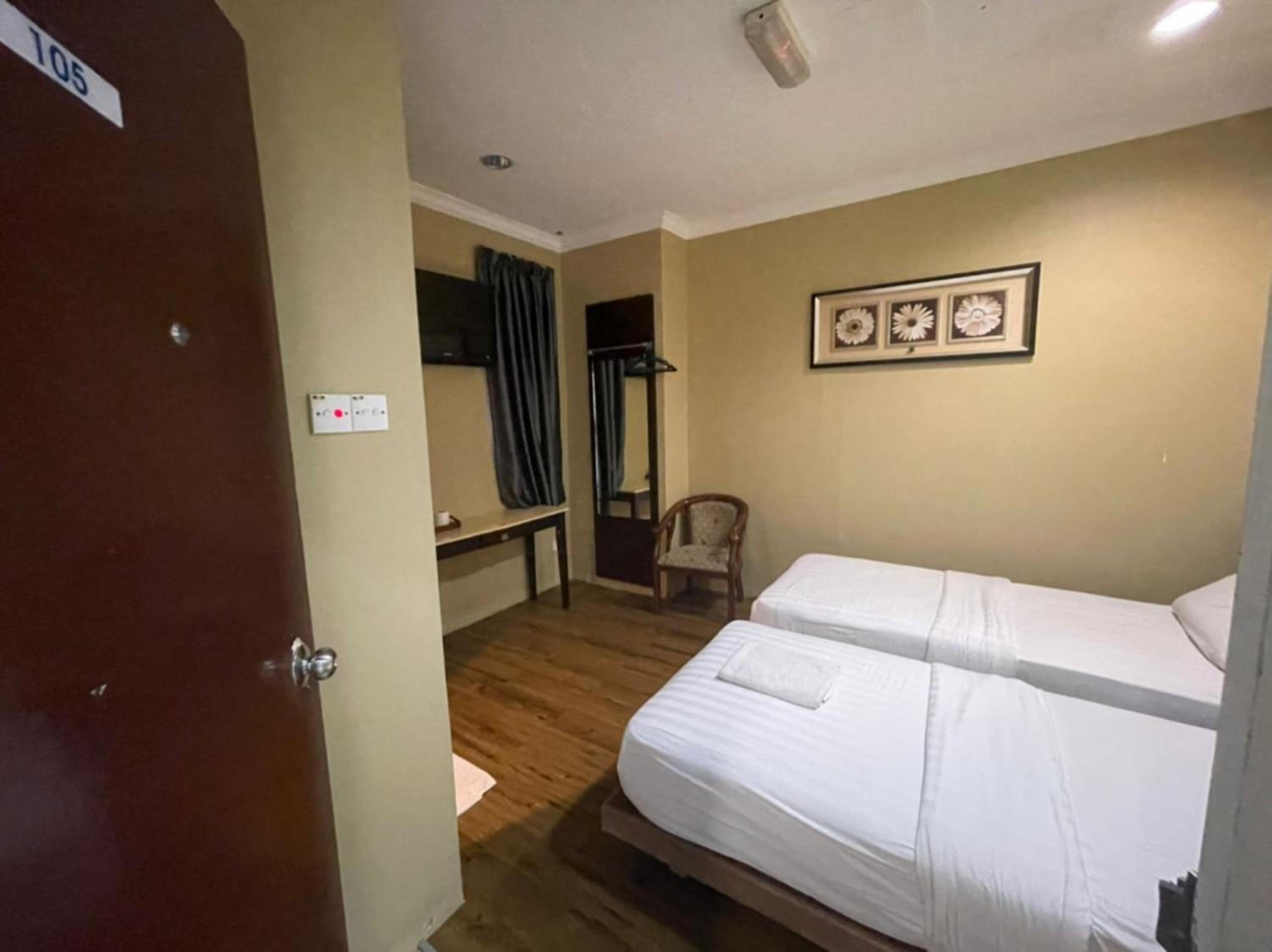 Standard Twin Room photo 3