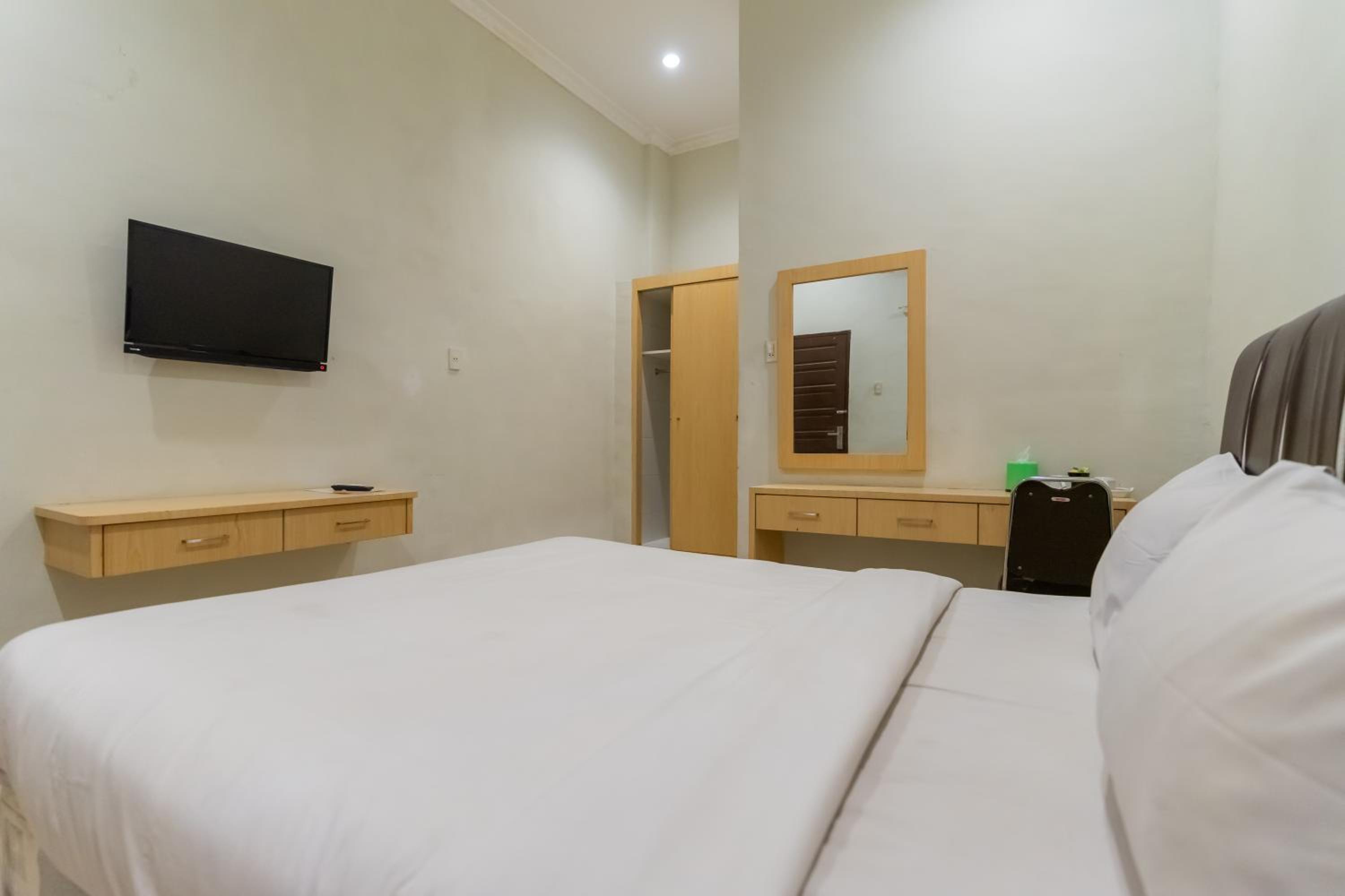 Standard Double Room - Photo 8