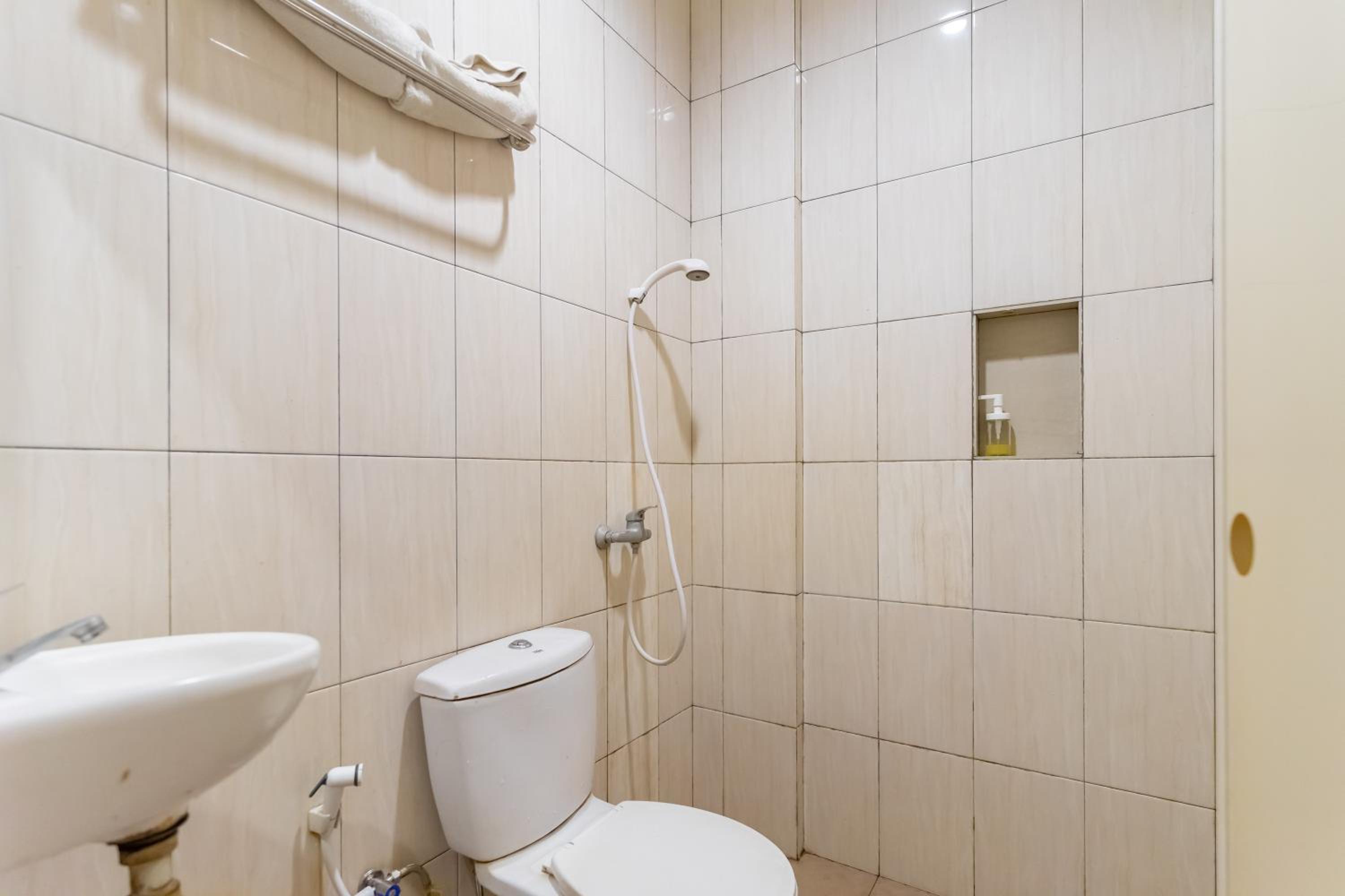 Standard Double Room - Photo 4