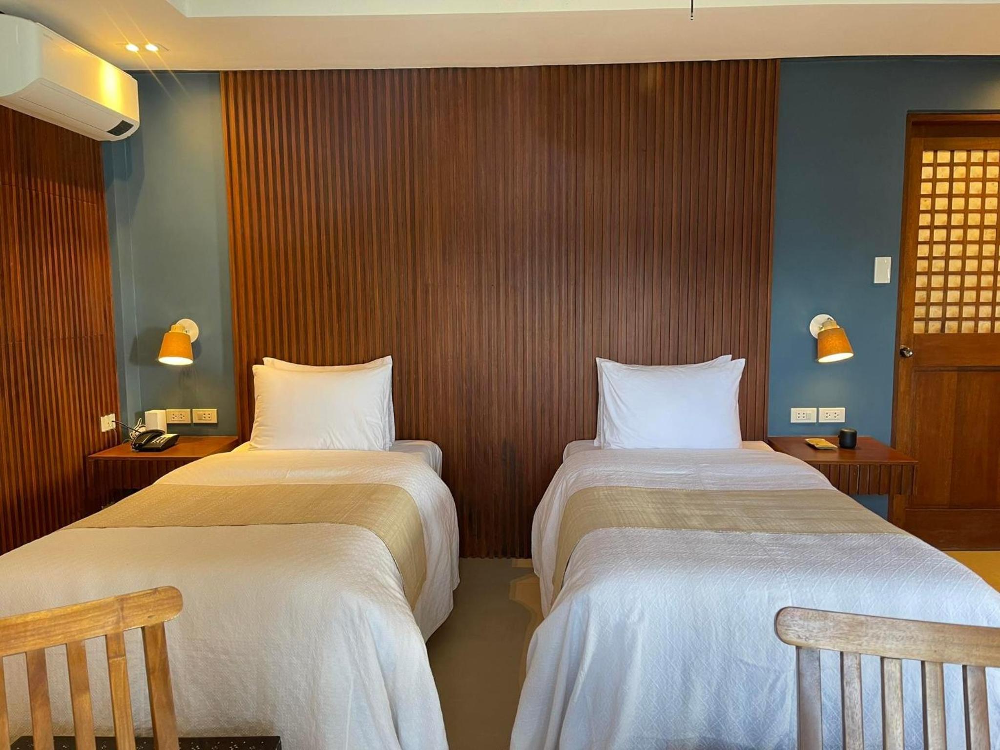 Deluxe Twin Room with Sea View photo 1