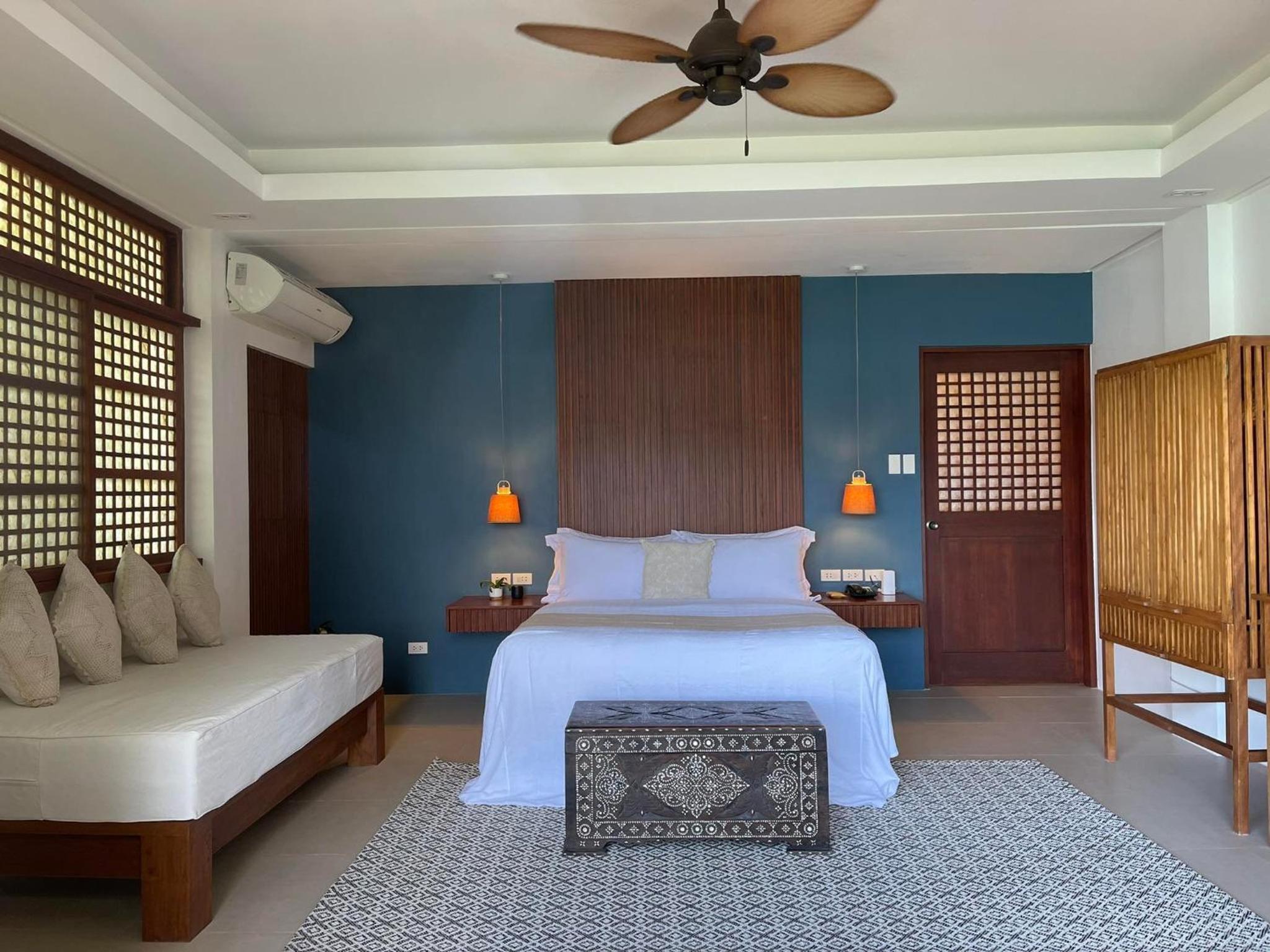 Queen Suite with Sea View photo 1