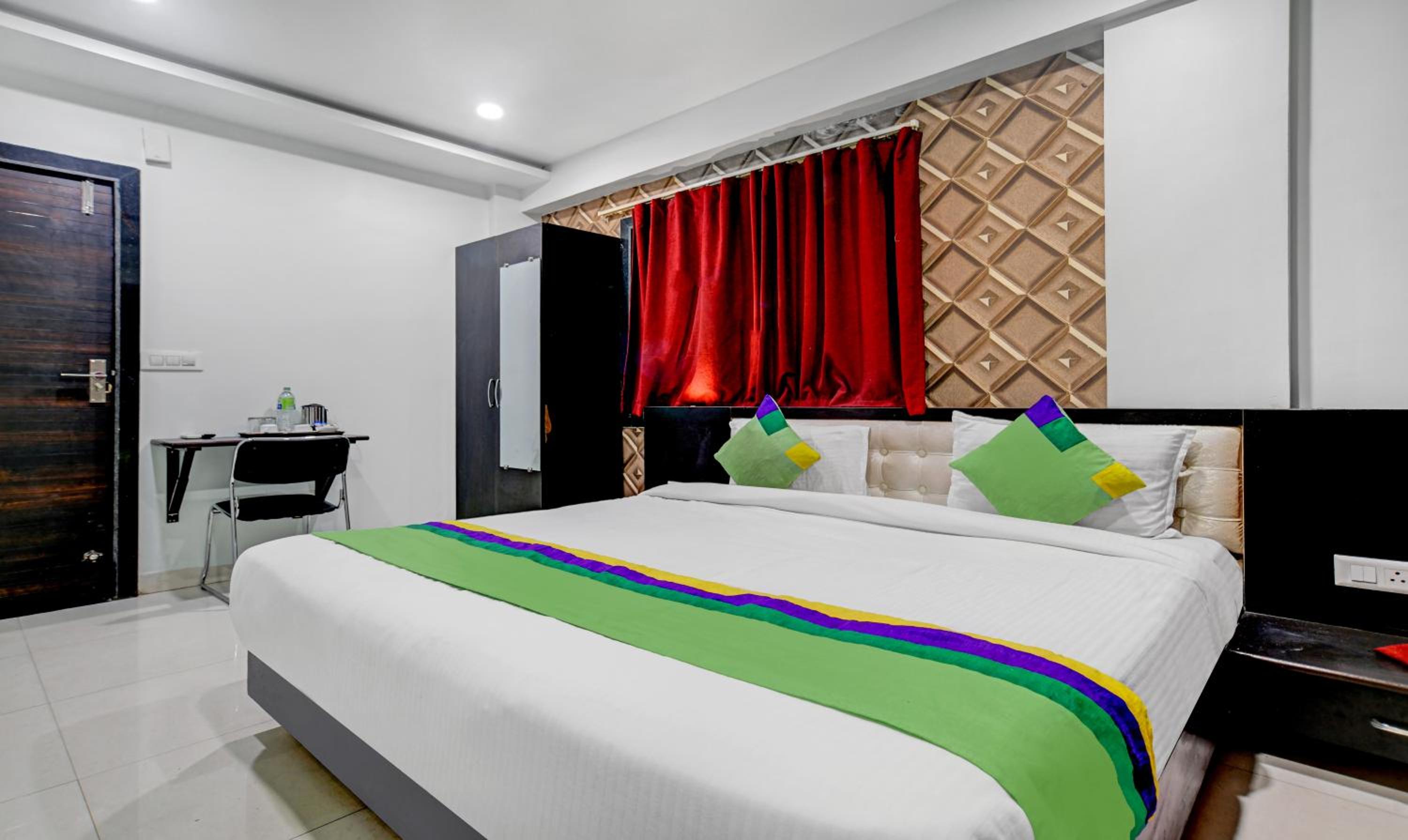 Deluxe Room With Working Desk