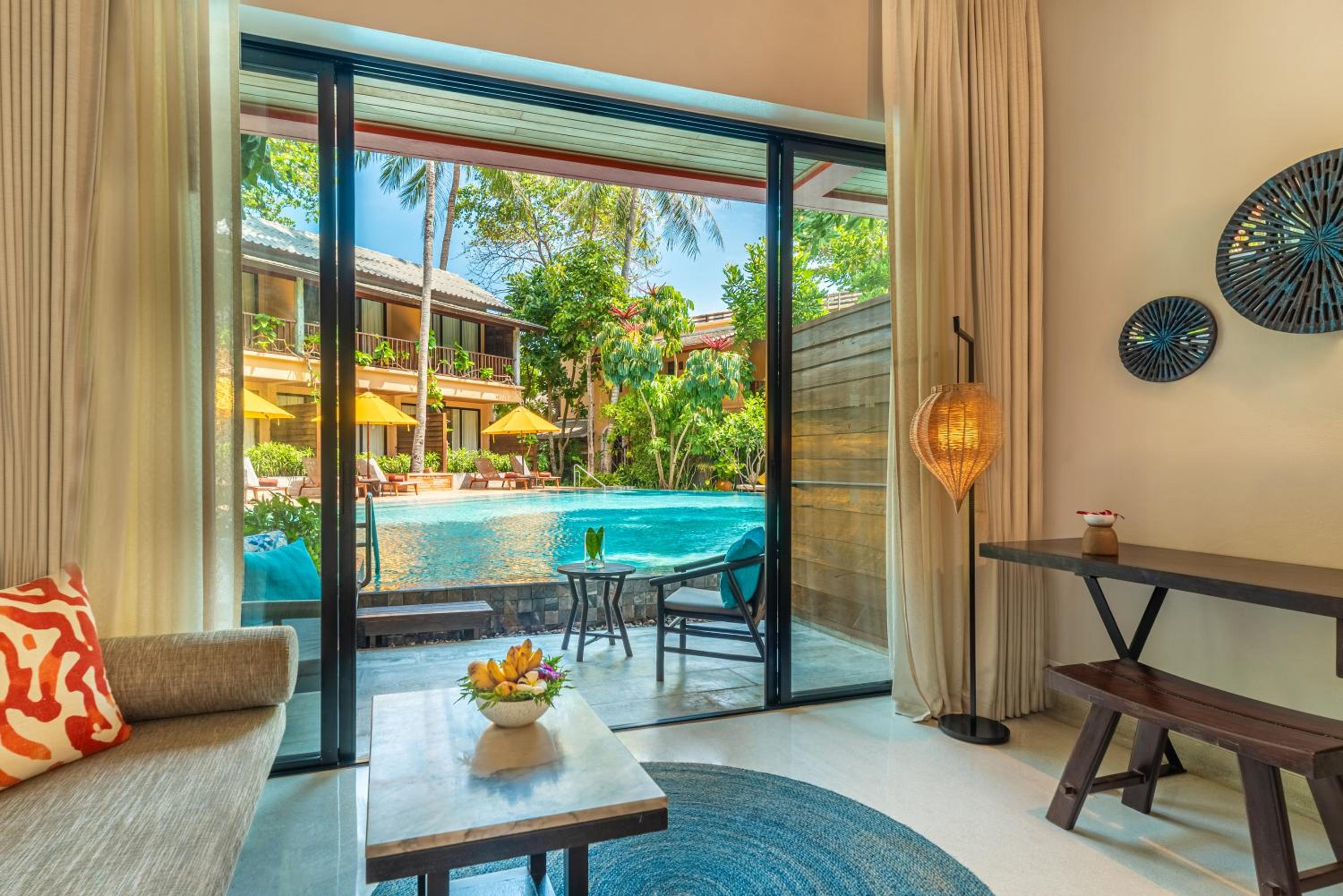 Deluxe Pool Access - Photo 4