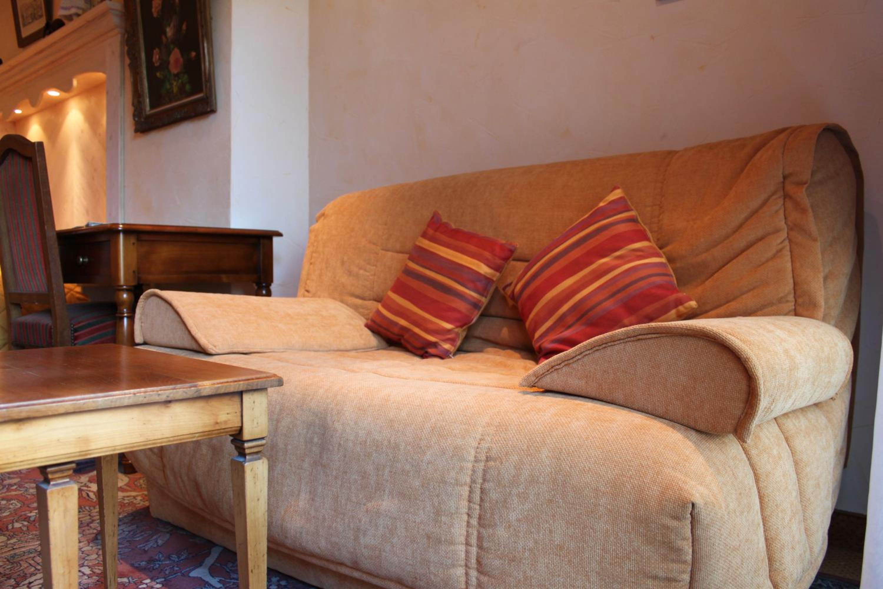 Suite - Photo 34