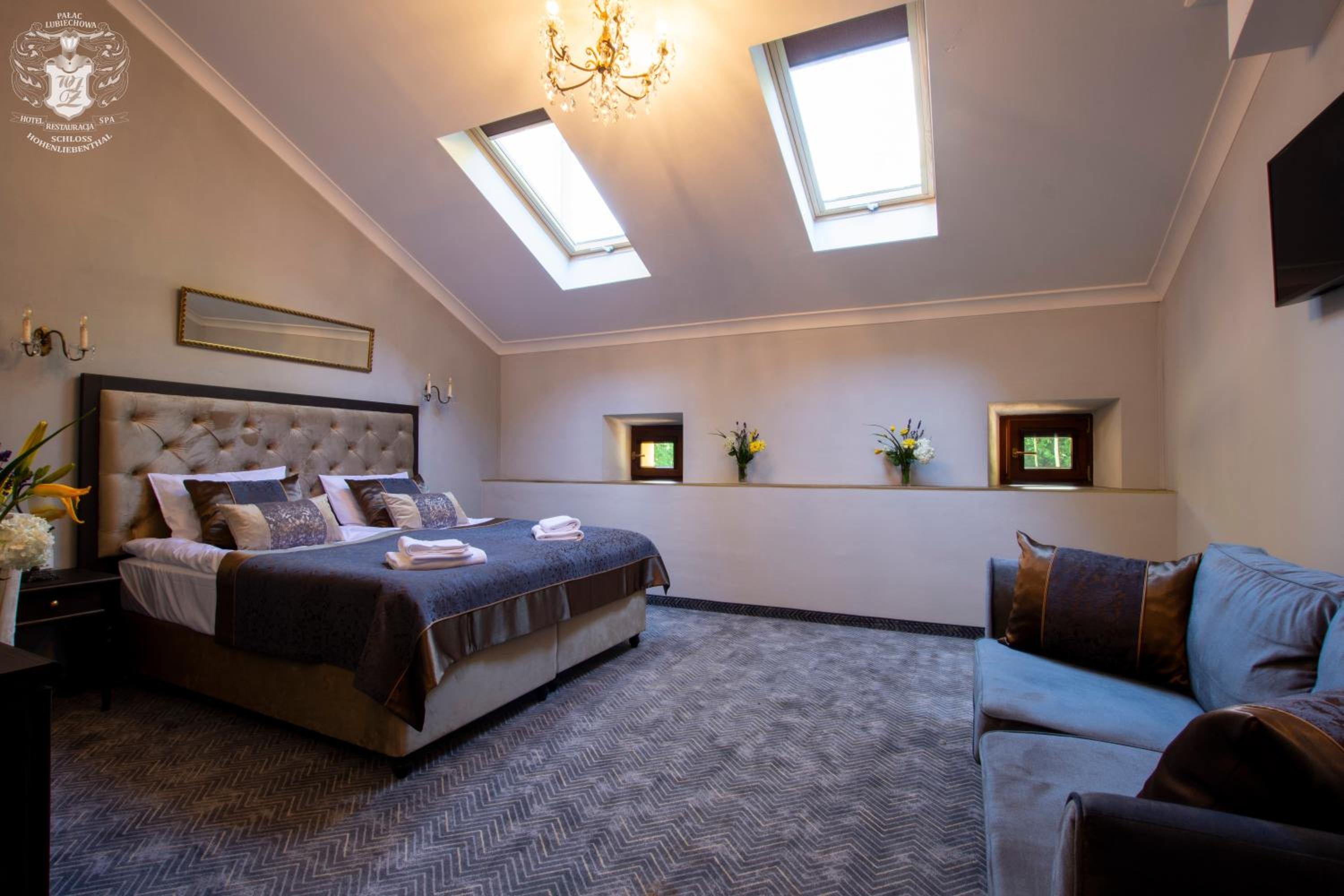 Double or Twin Room - Photo 8