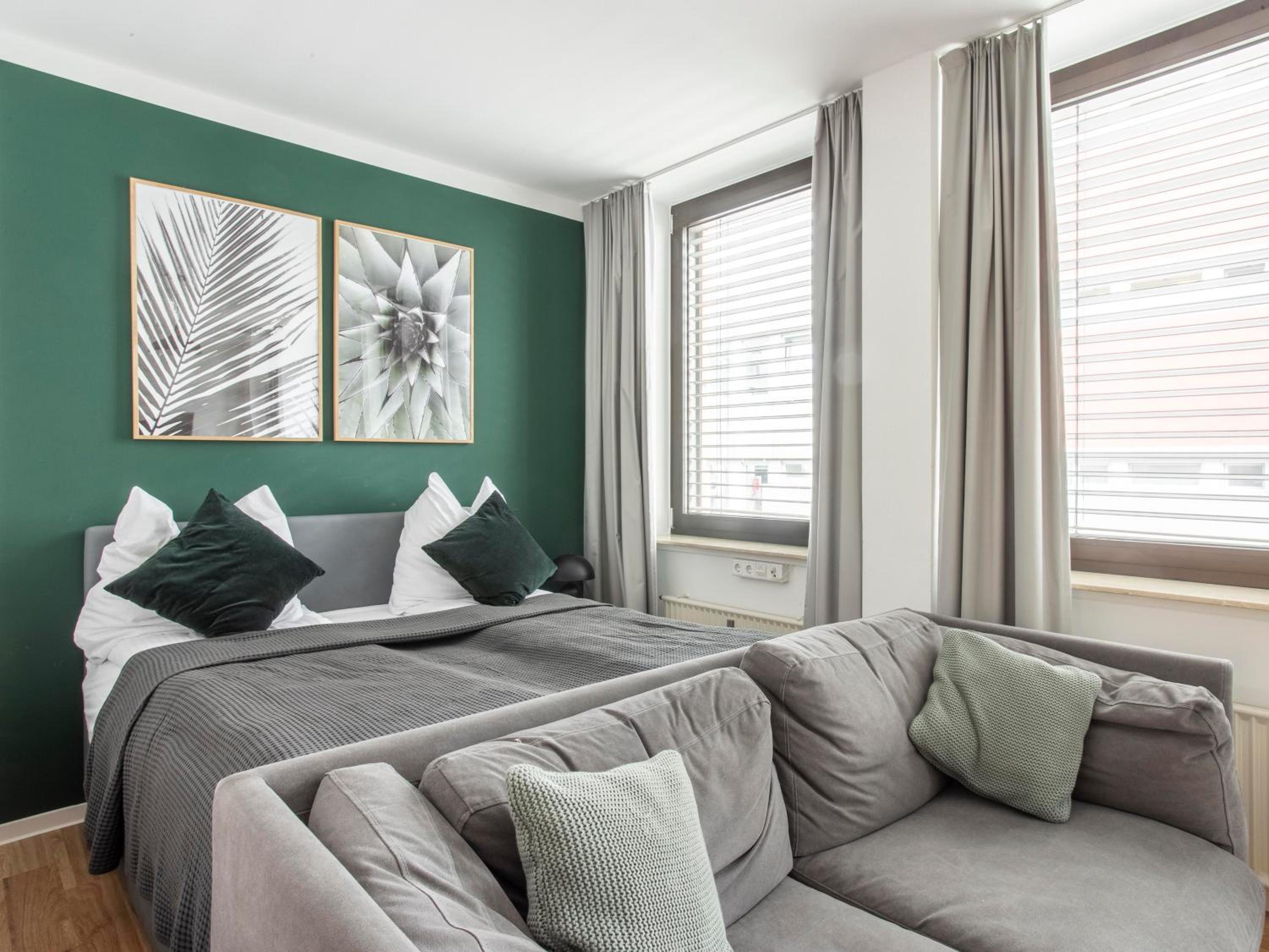 Suite XL - Photo 1