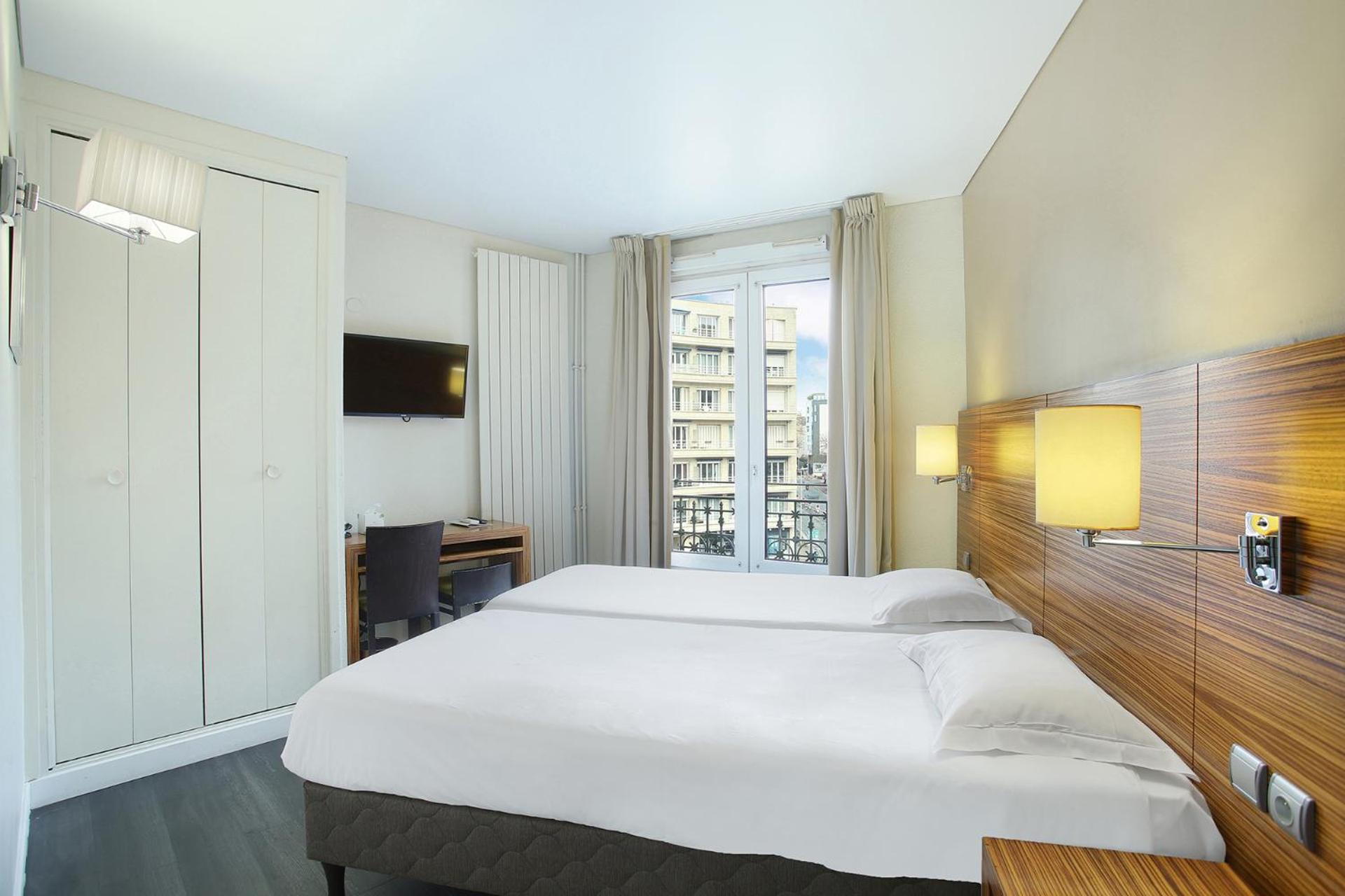 Twin Room - Photo 1