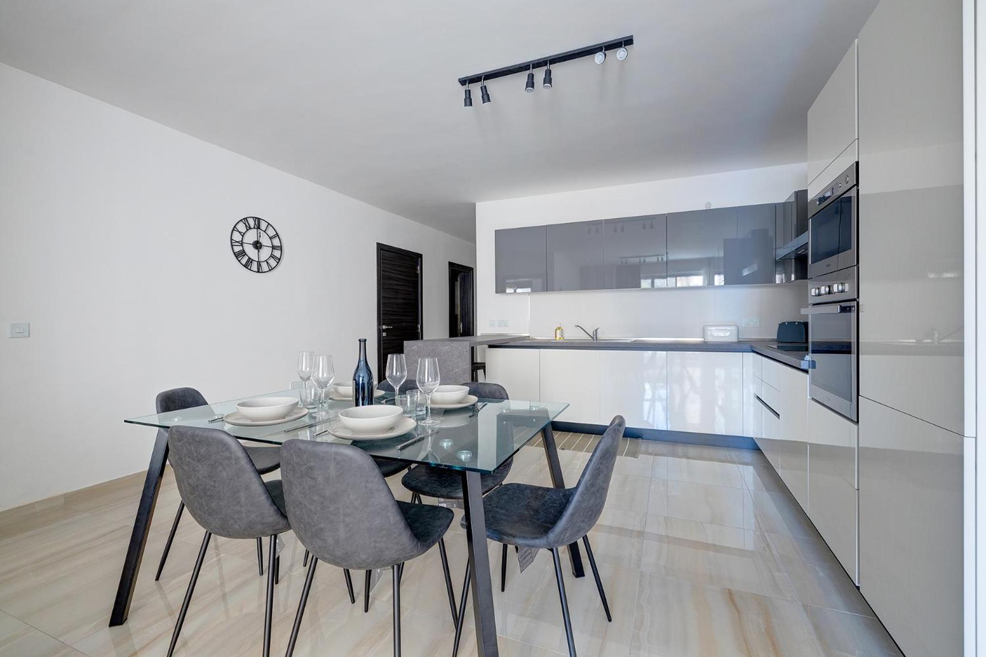 Two-Bedroom Apartment - Photo 24