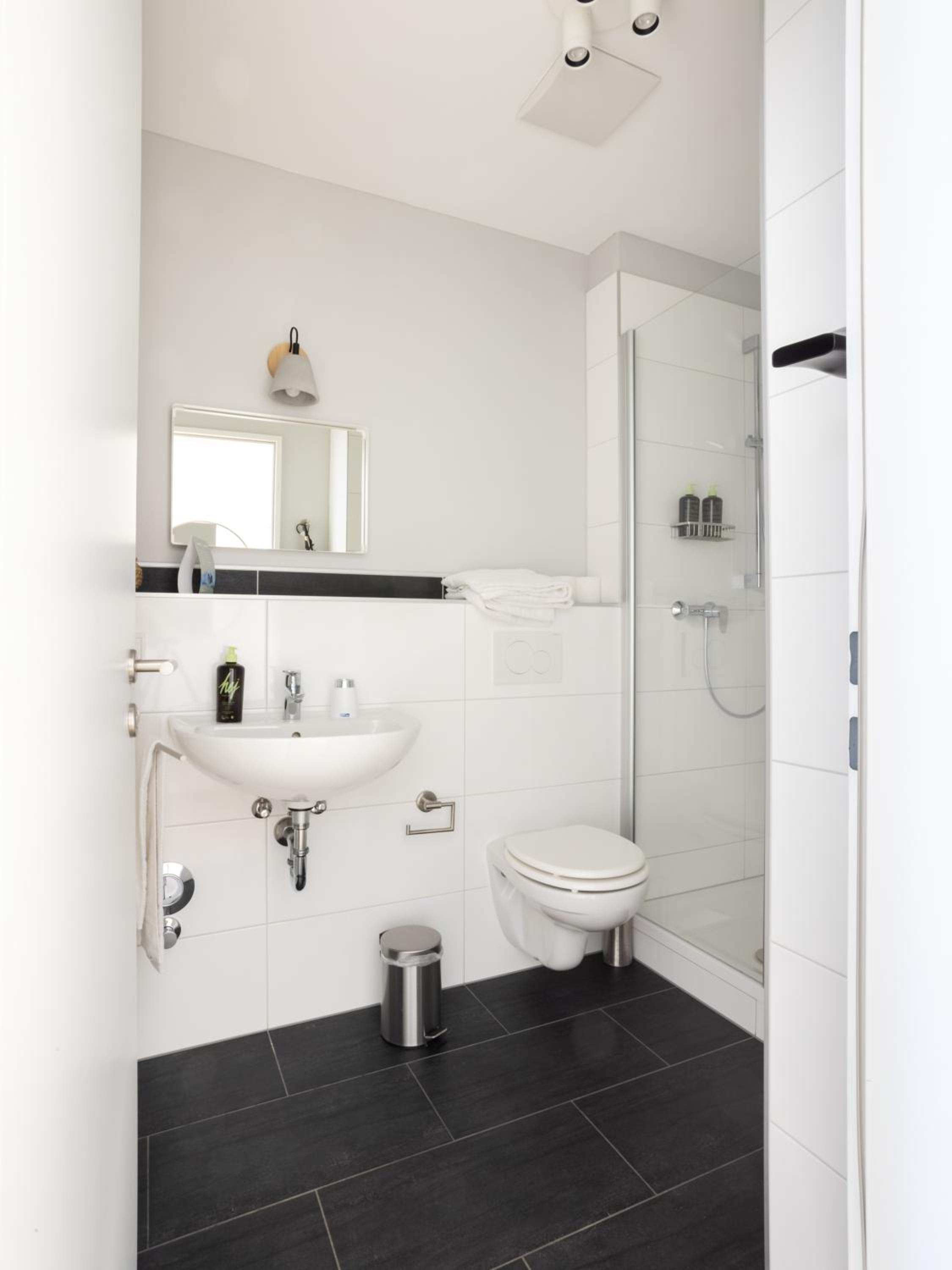 Suite L - Photo 6