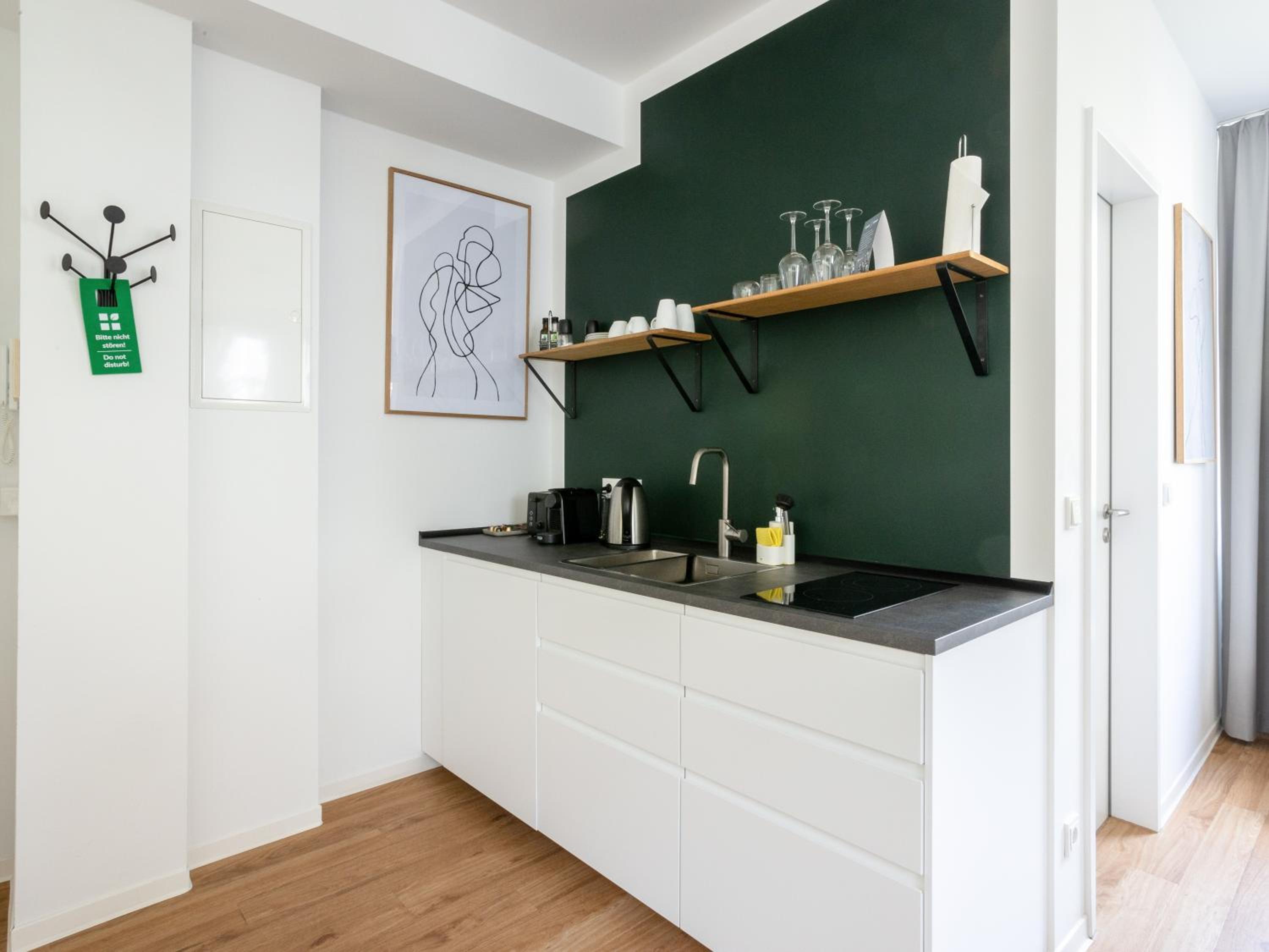 Suite L - Photo 10