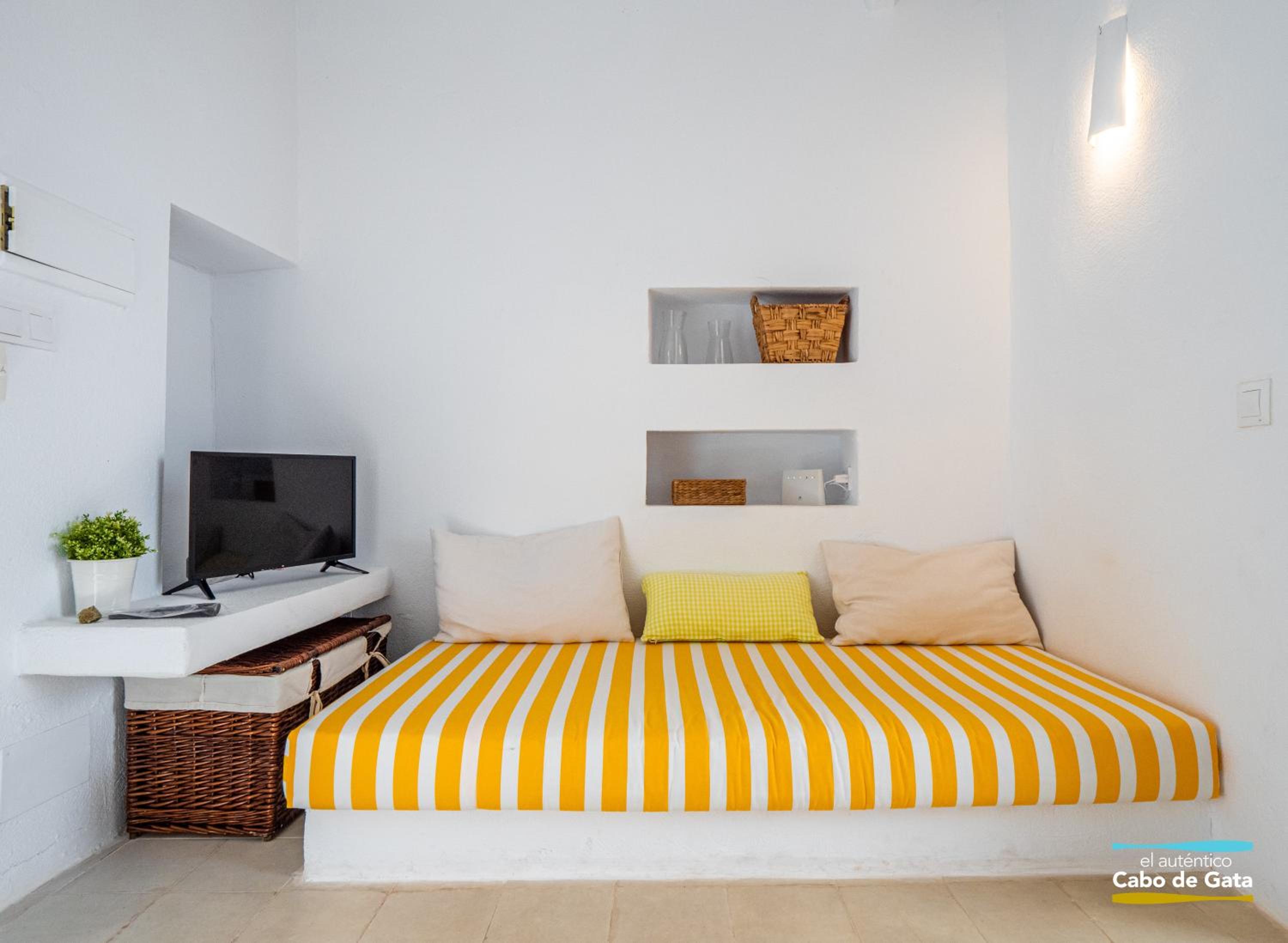 One-Bedroom House photo 2