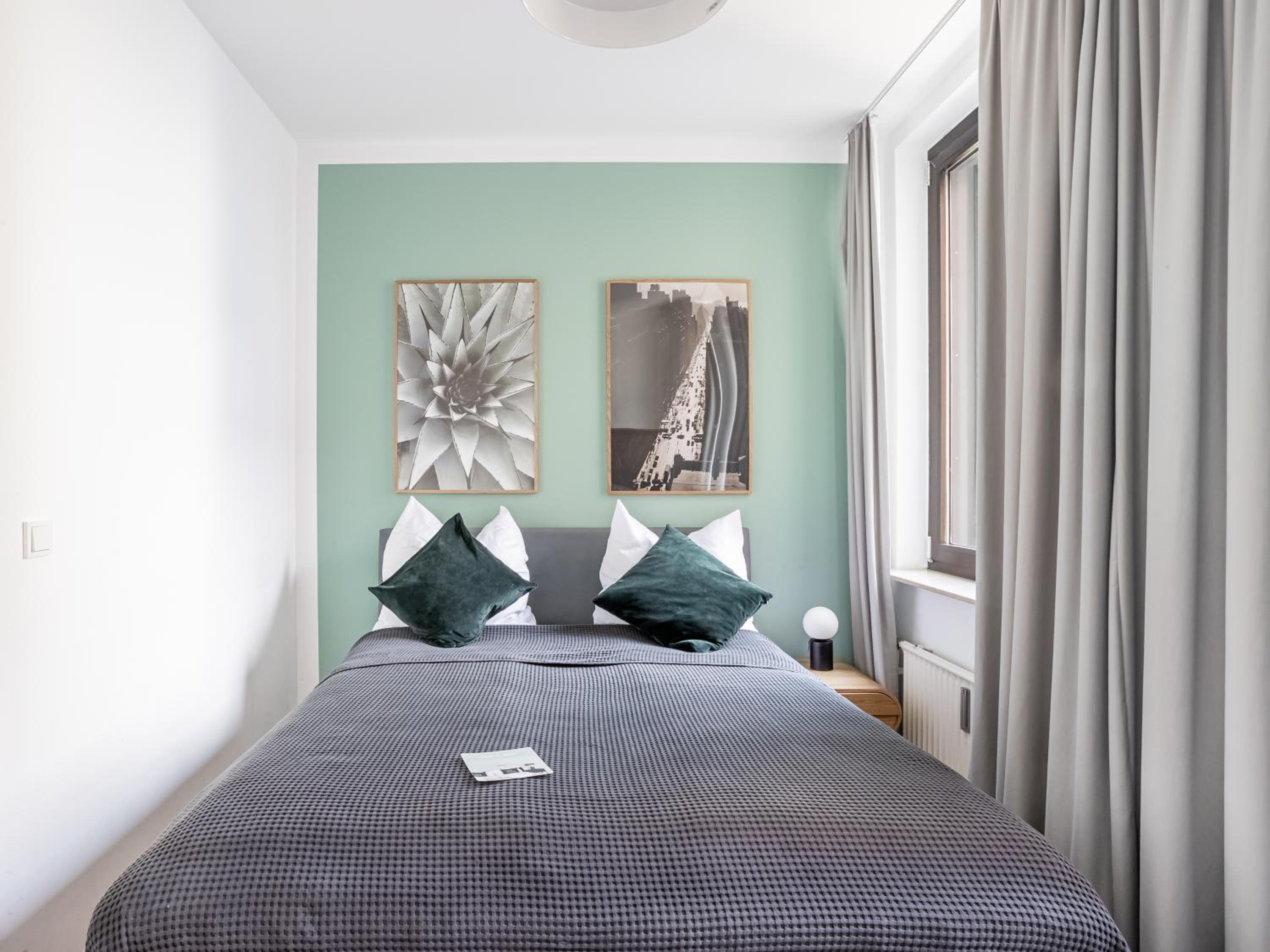 Suite M photo 1