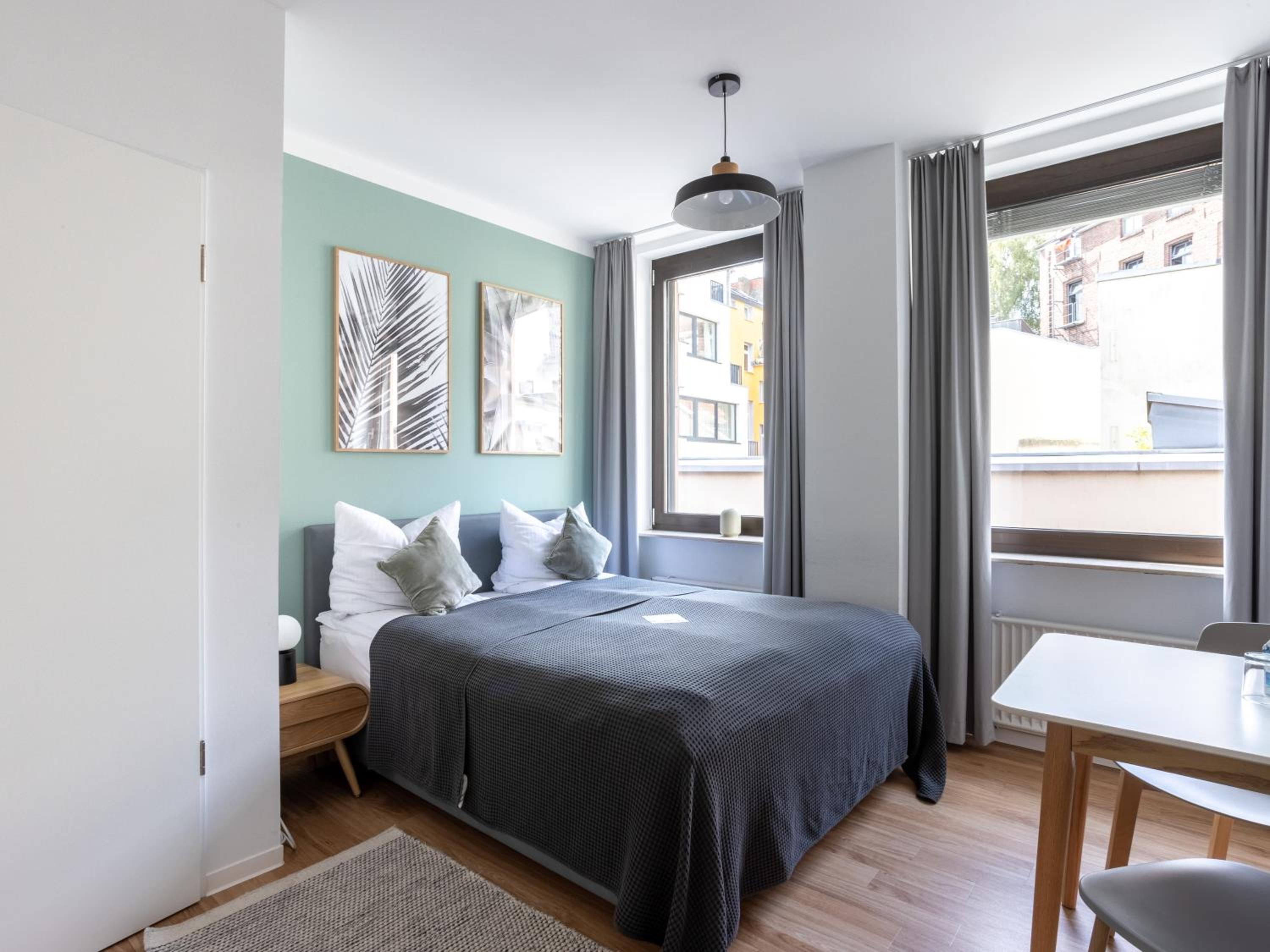 Suite S photo 1