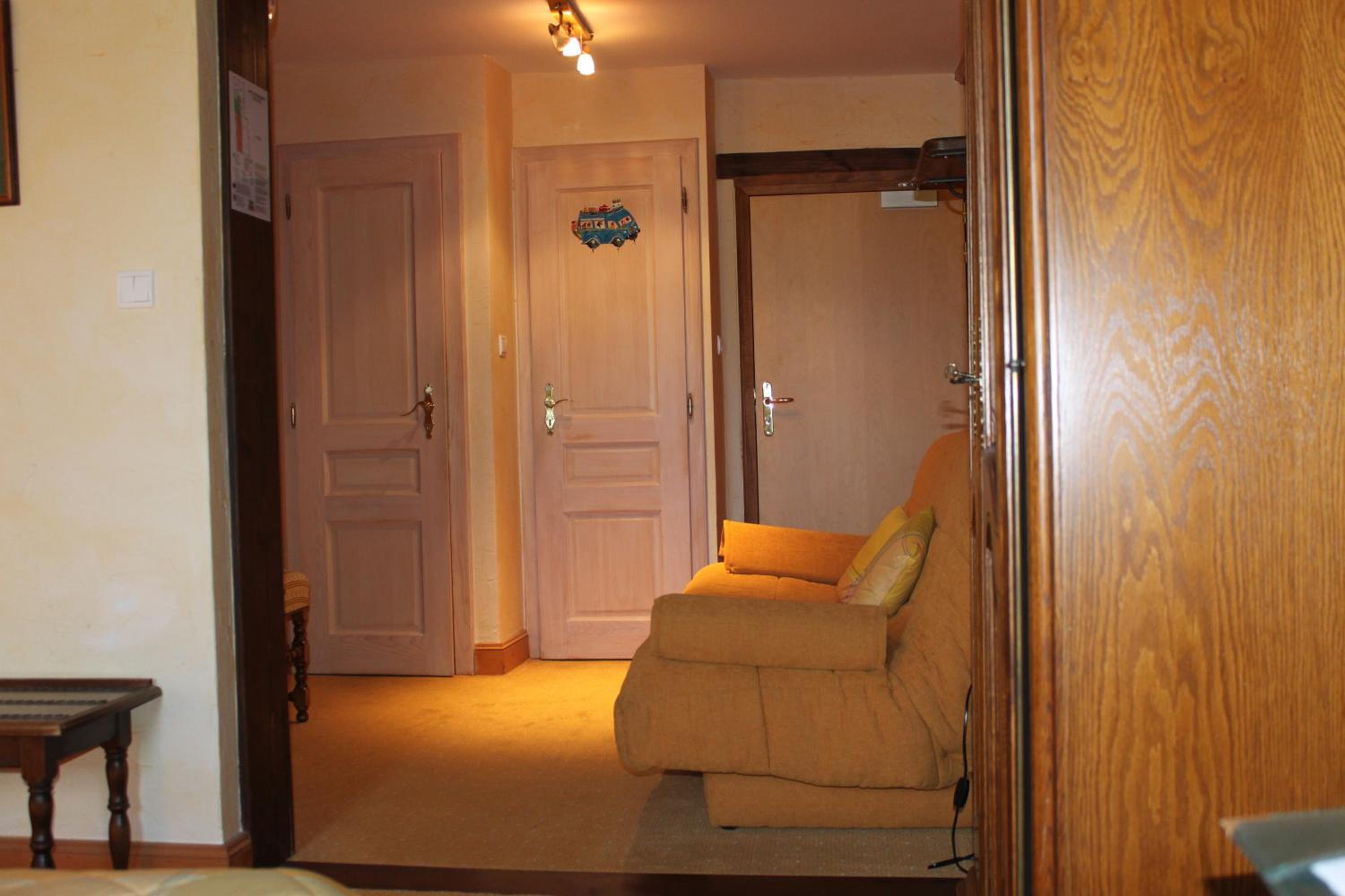 Suite - Photo 29
