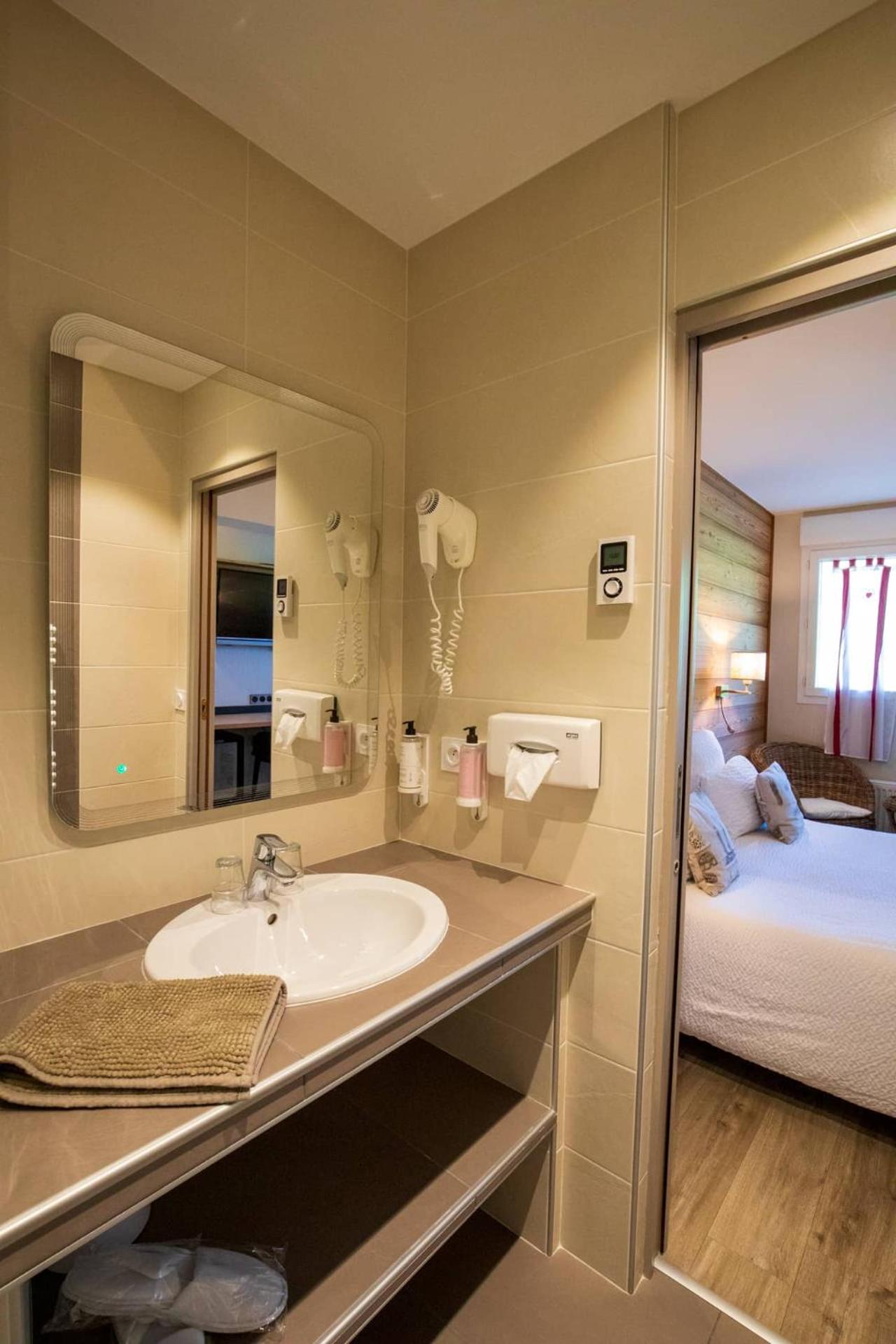 Superior Double Room with Terrace - Photo 11