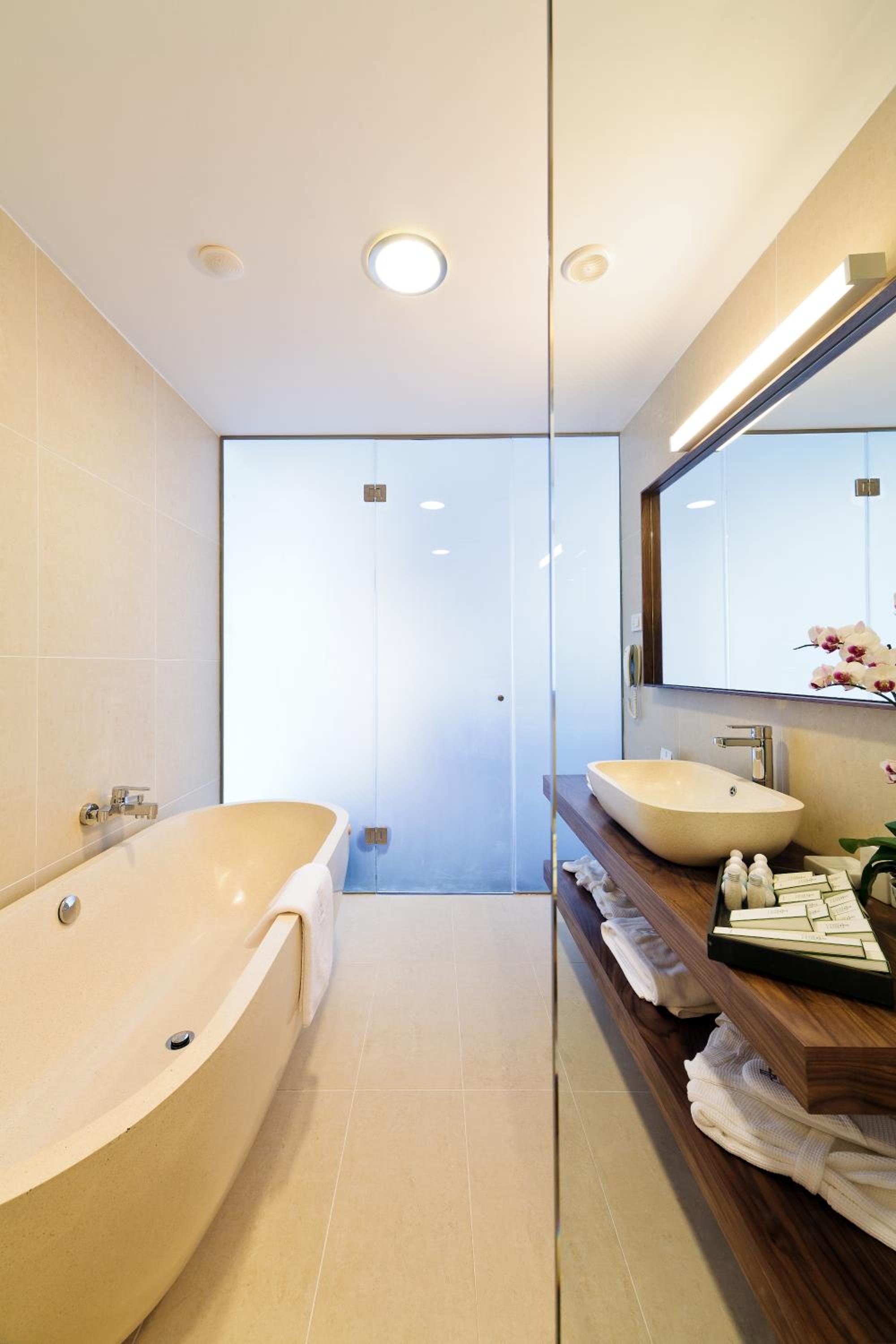 Double or Twin Room with Balcony and Golf View - Free SPA Access photo 3