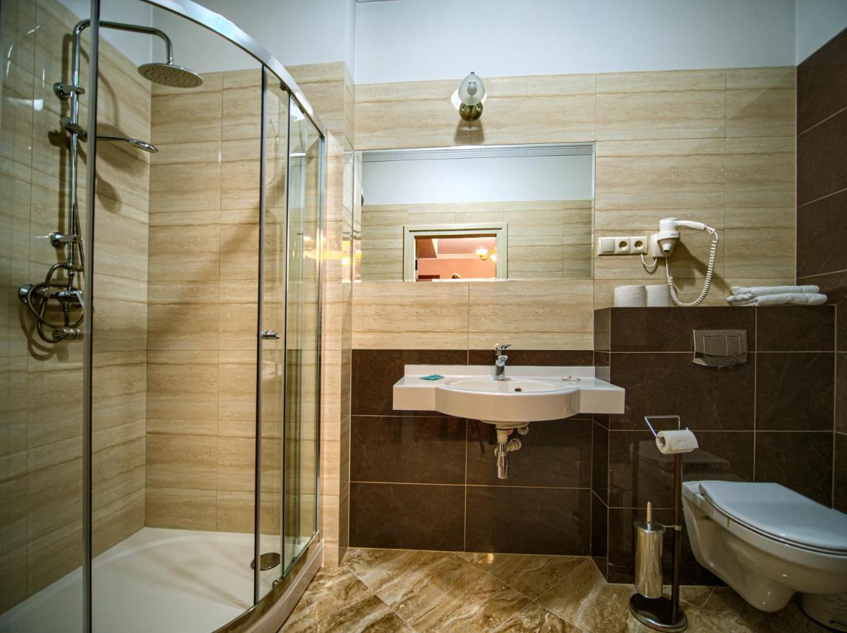 Comfort Triple Room with Shower photo 1