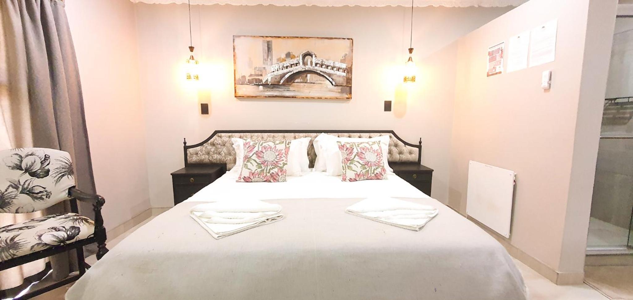Standard King Room photo 1