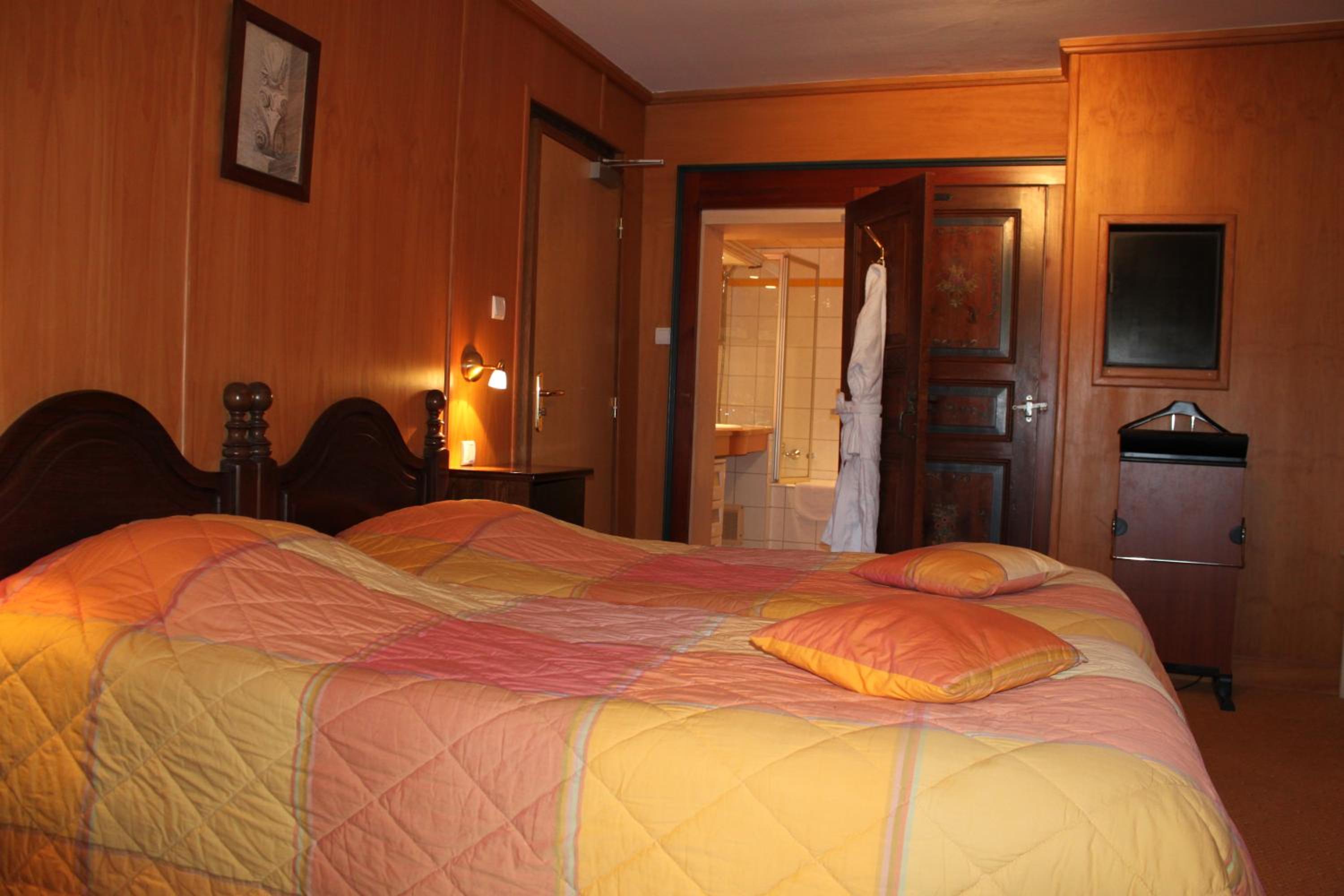 Twin Room - Photo 1