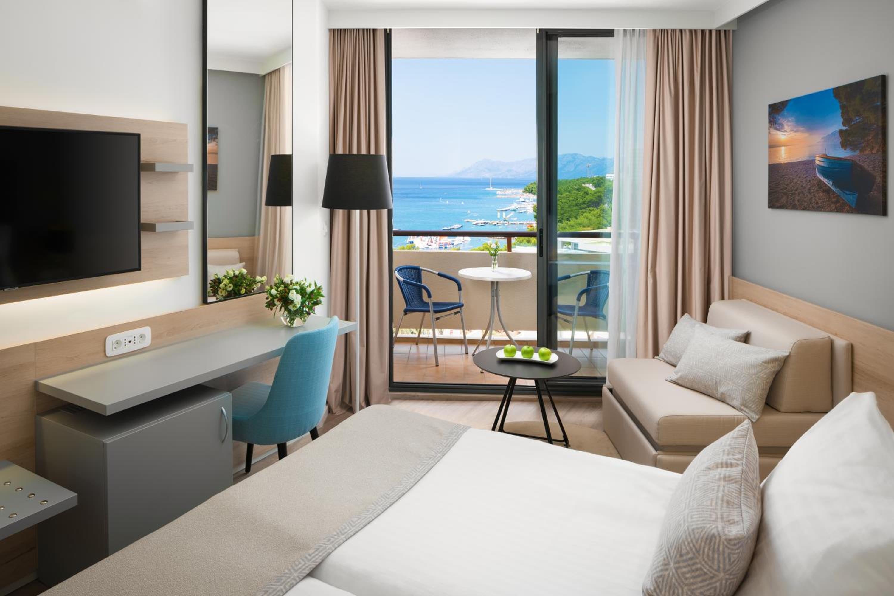 New Year Offer - Superior Room With Balcony And Partial Sea View