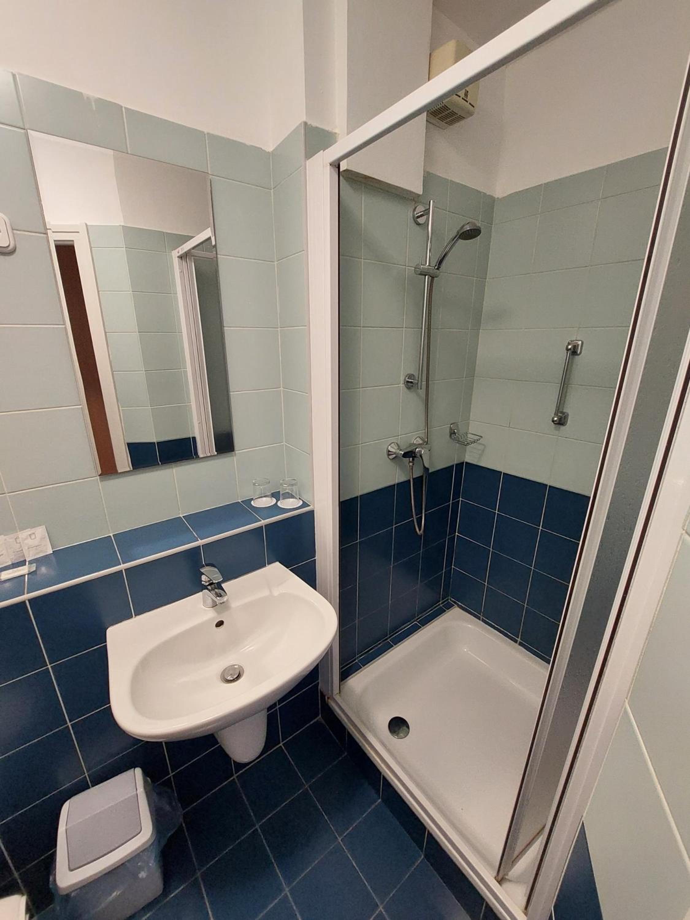 Superior Double or Twin Room - Photo 3