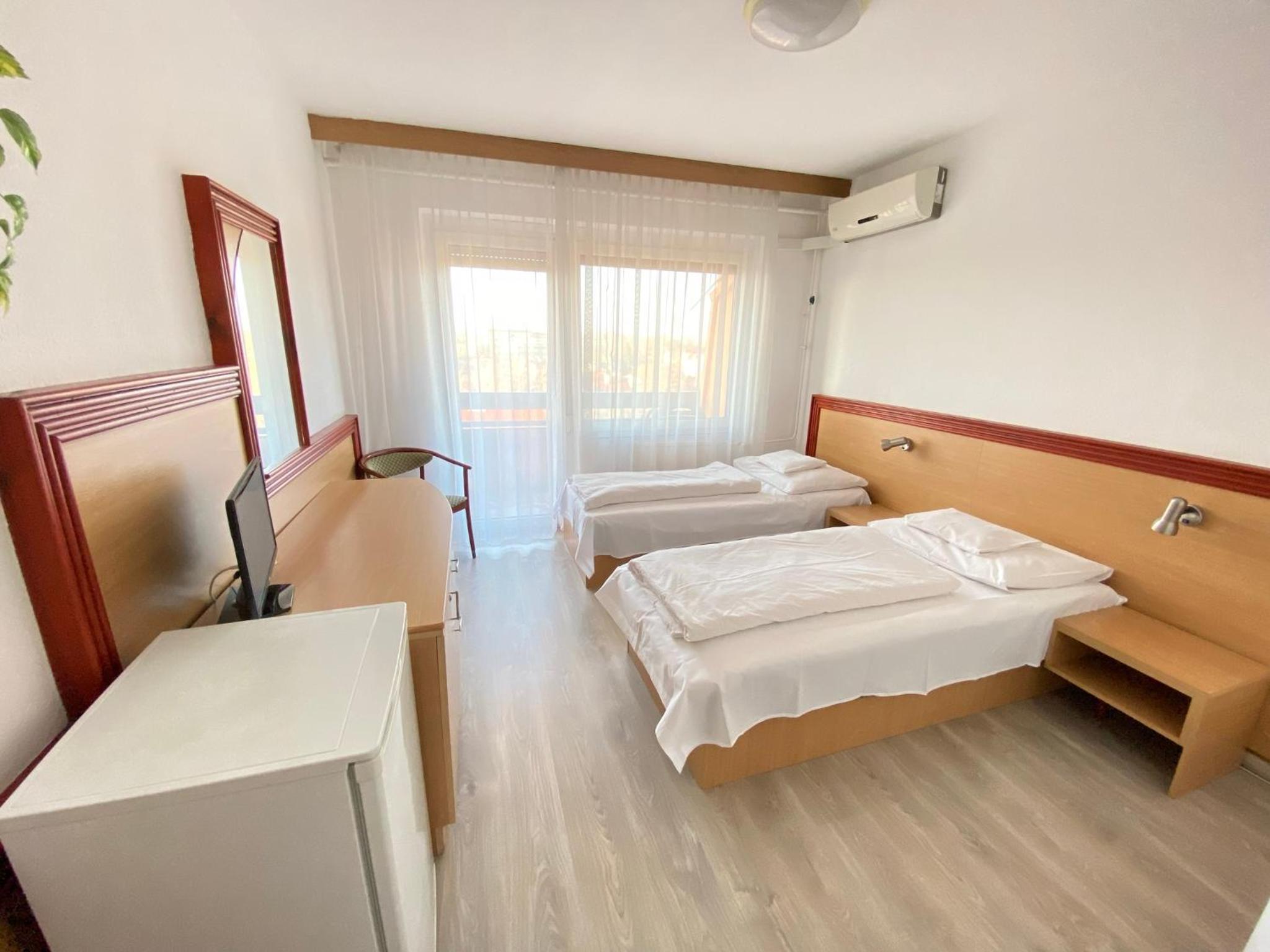 Superior Double or Twin Room - Photo 4