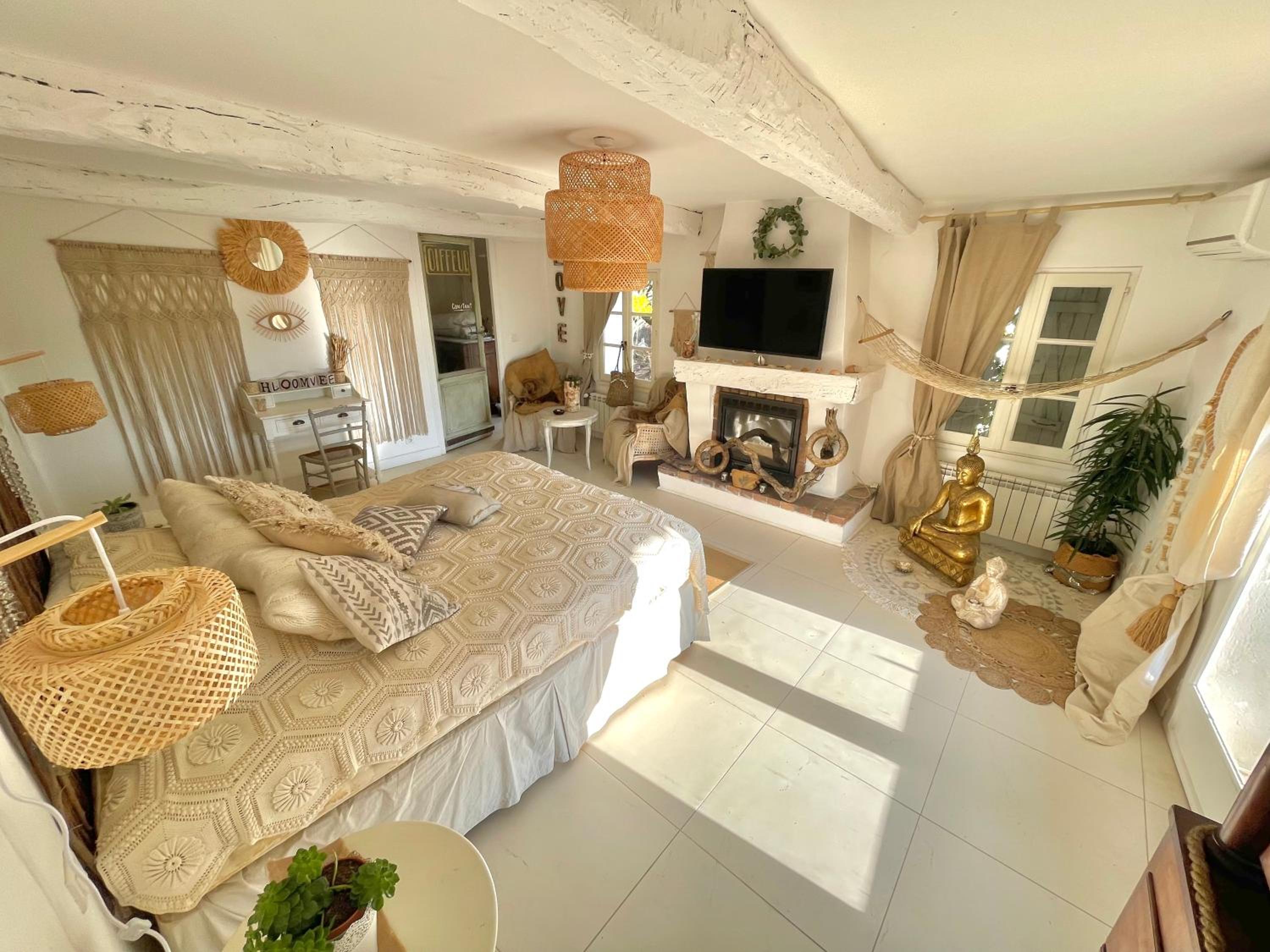 King Suite with Balcony photo 1