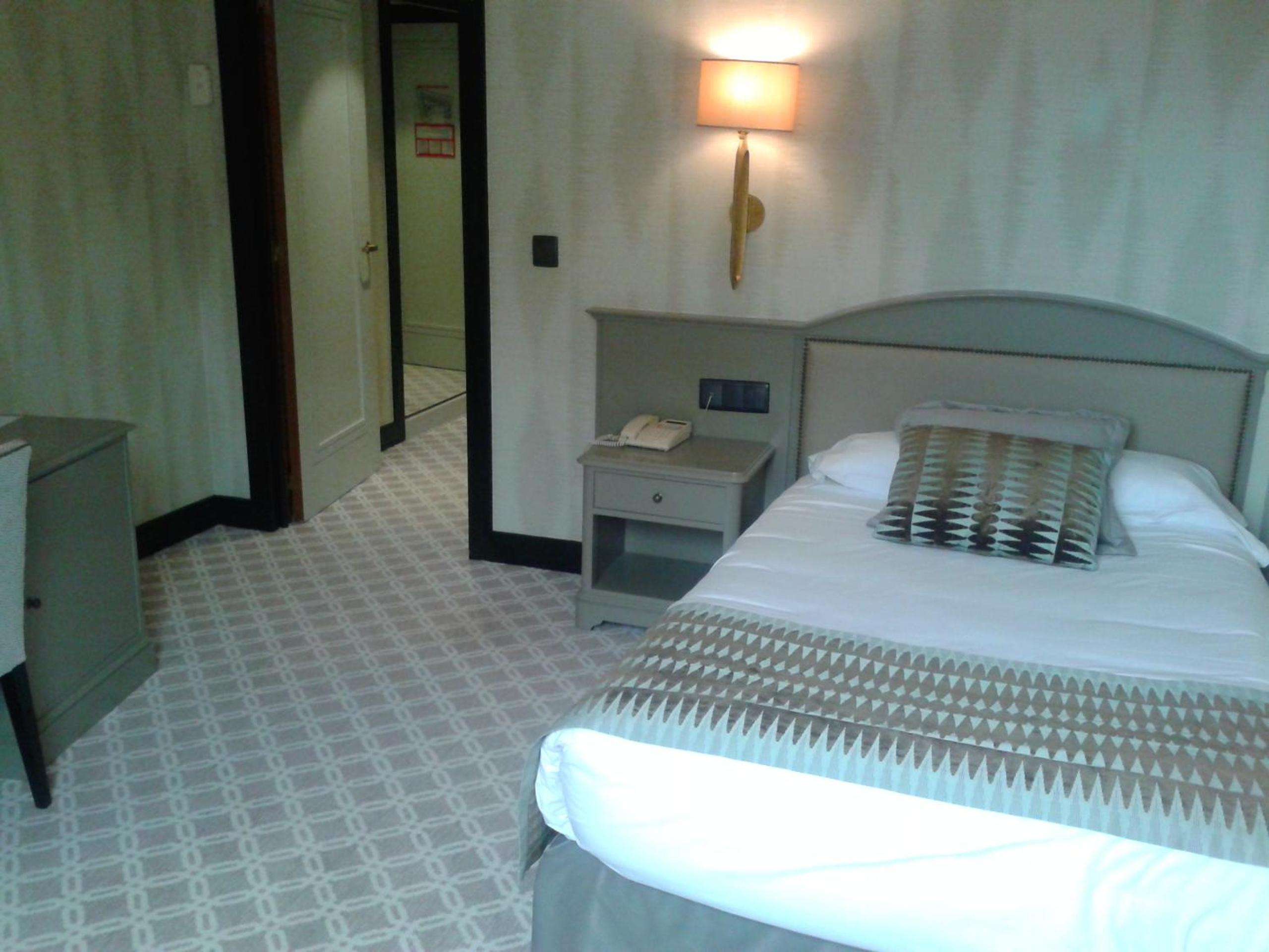 Single Room - Photo 8