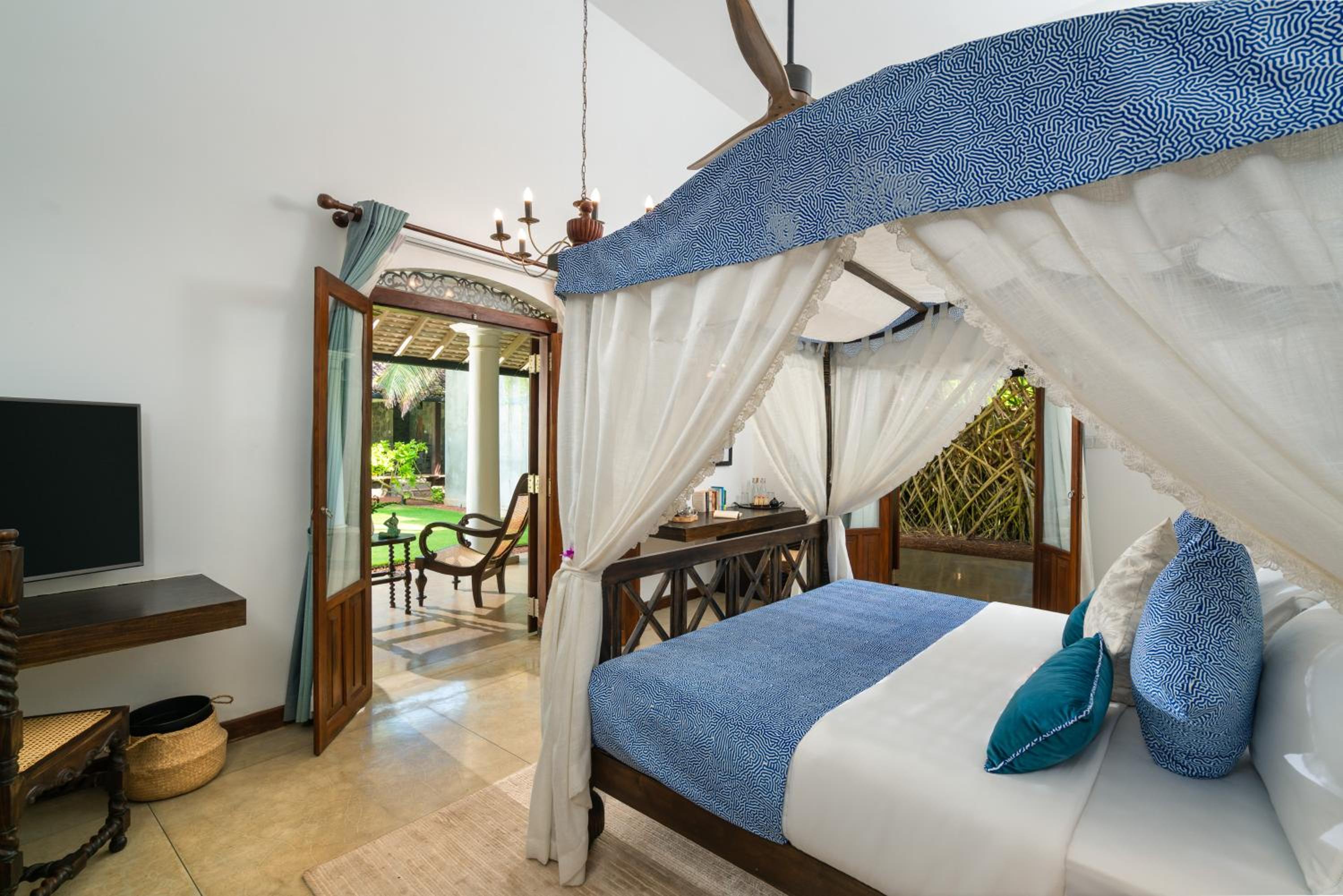 Deluxe Double Room with Sea View - Early Check-in & Late Check-out (12 NOON & 2 PM on Subject to availability), Kids under 5 years stay and dine for FREE & Free Upgrade (on availability)