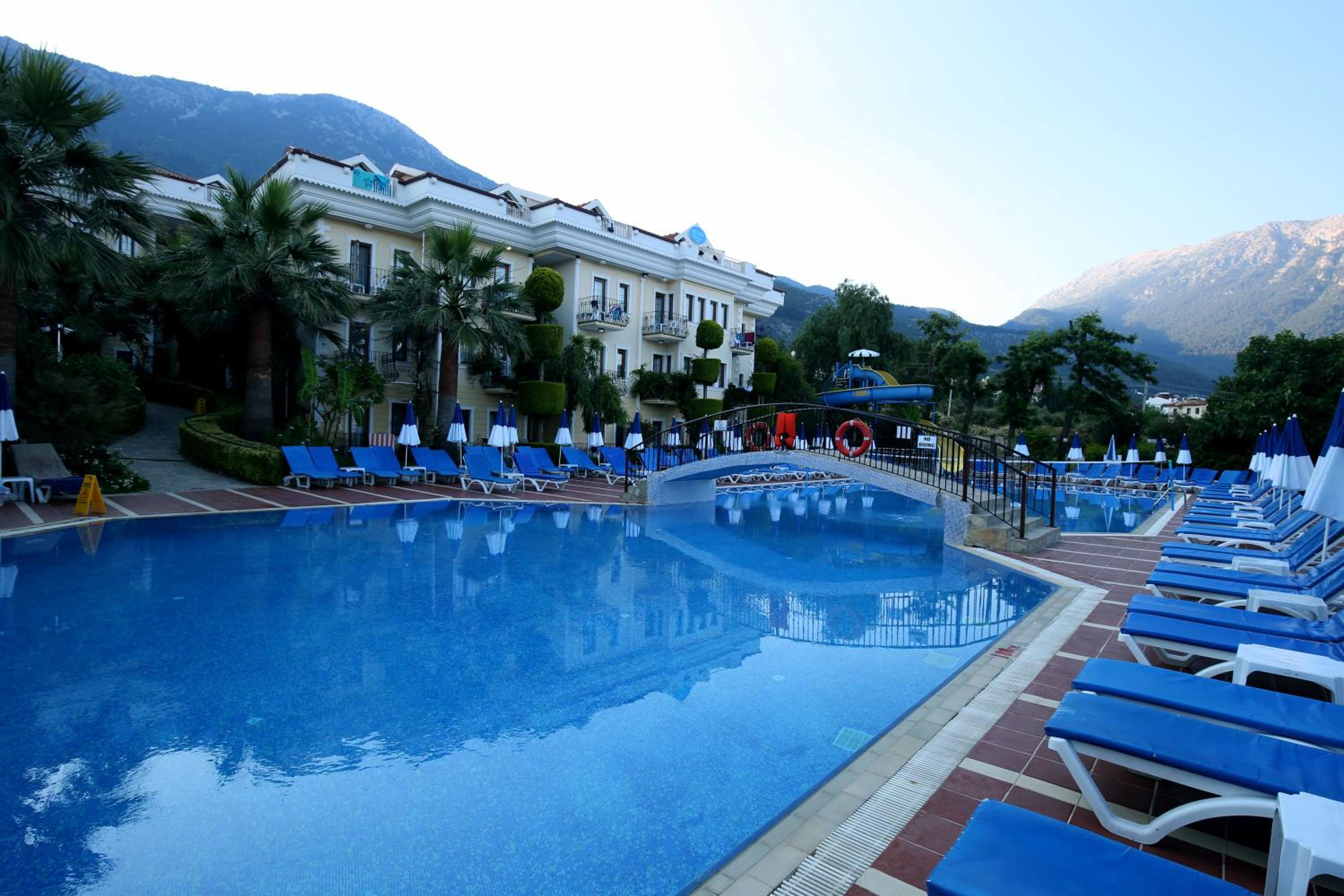 Double Or Twin Room With Pool View photo 1