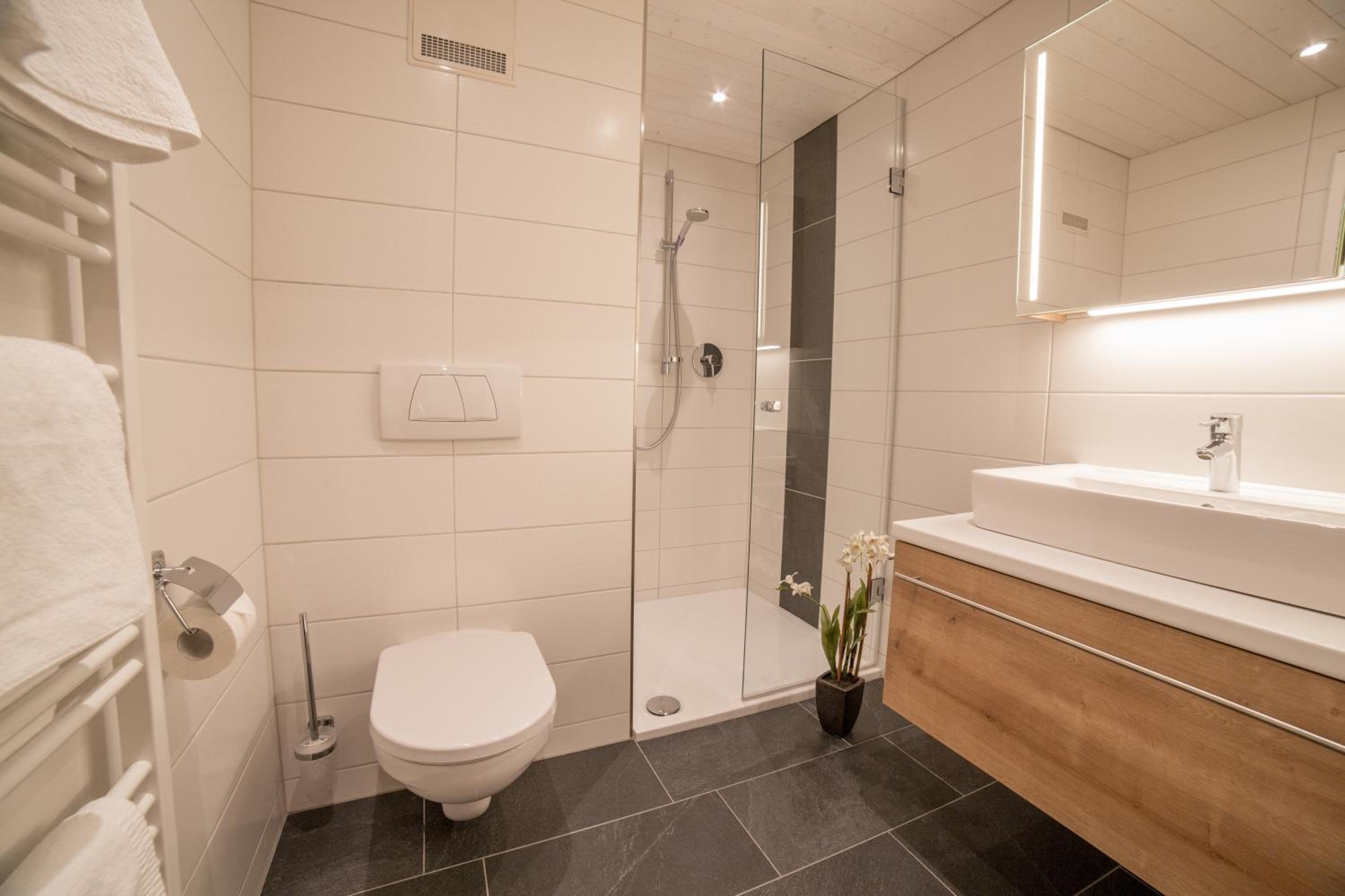 Double Room with Balcony - Photo 2