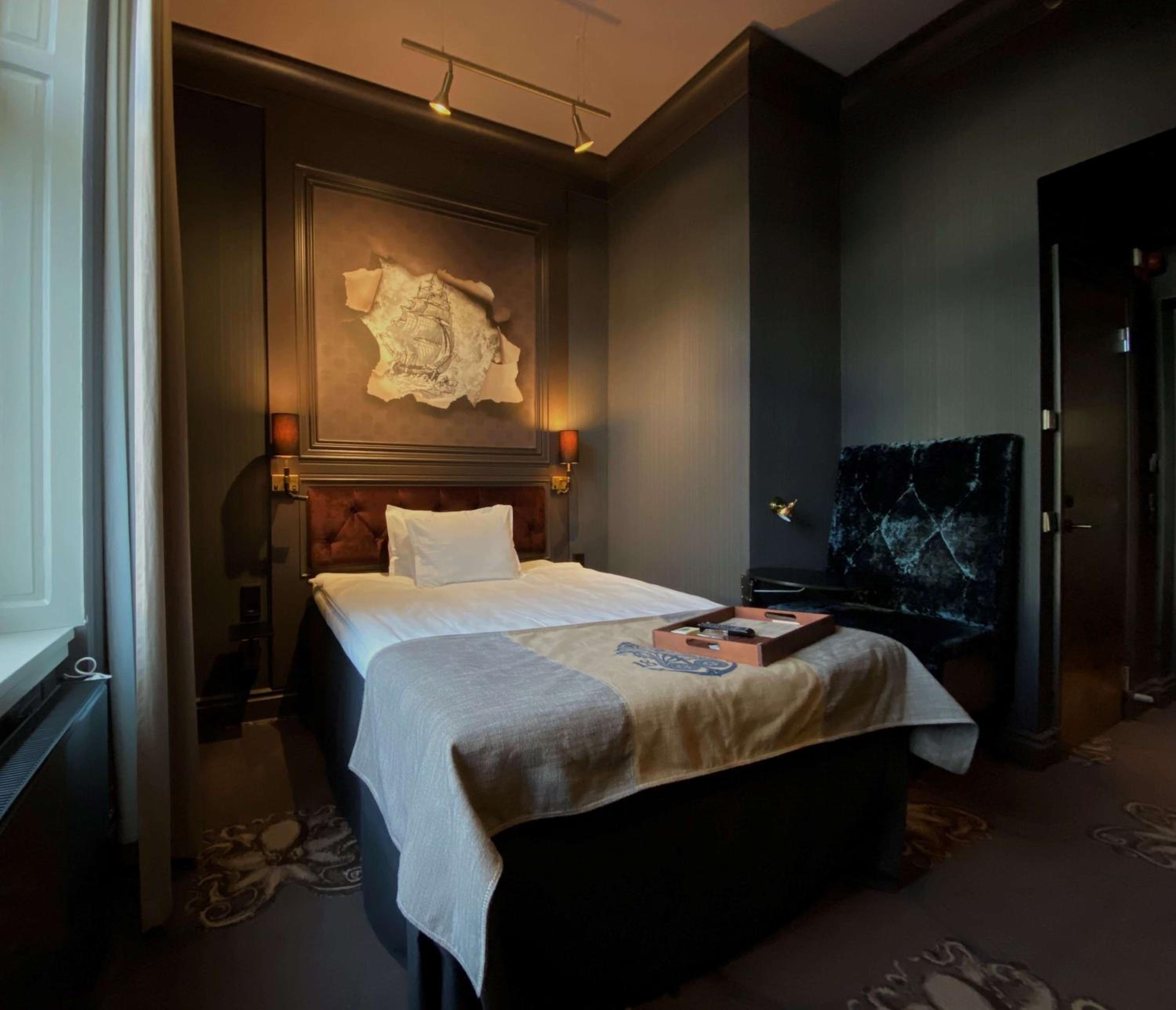 Superior Queen Room - Non-Smoking - Photo 2