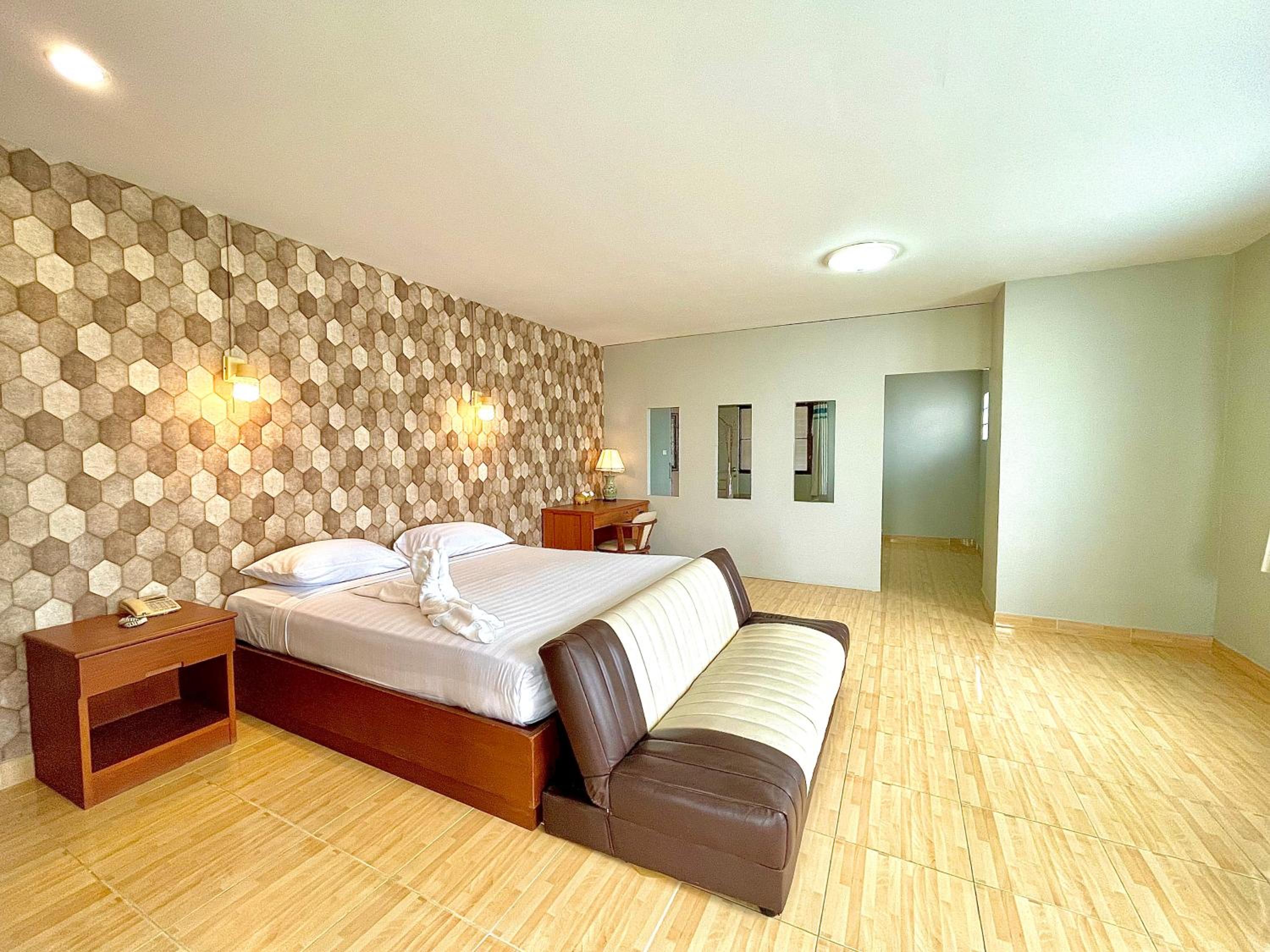 Superior Triple Room - Photo 16