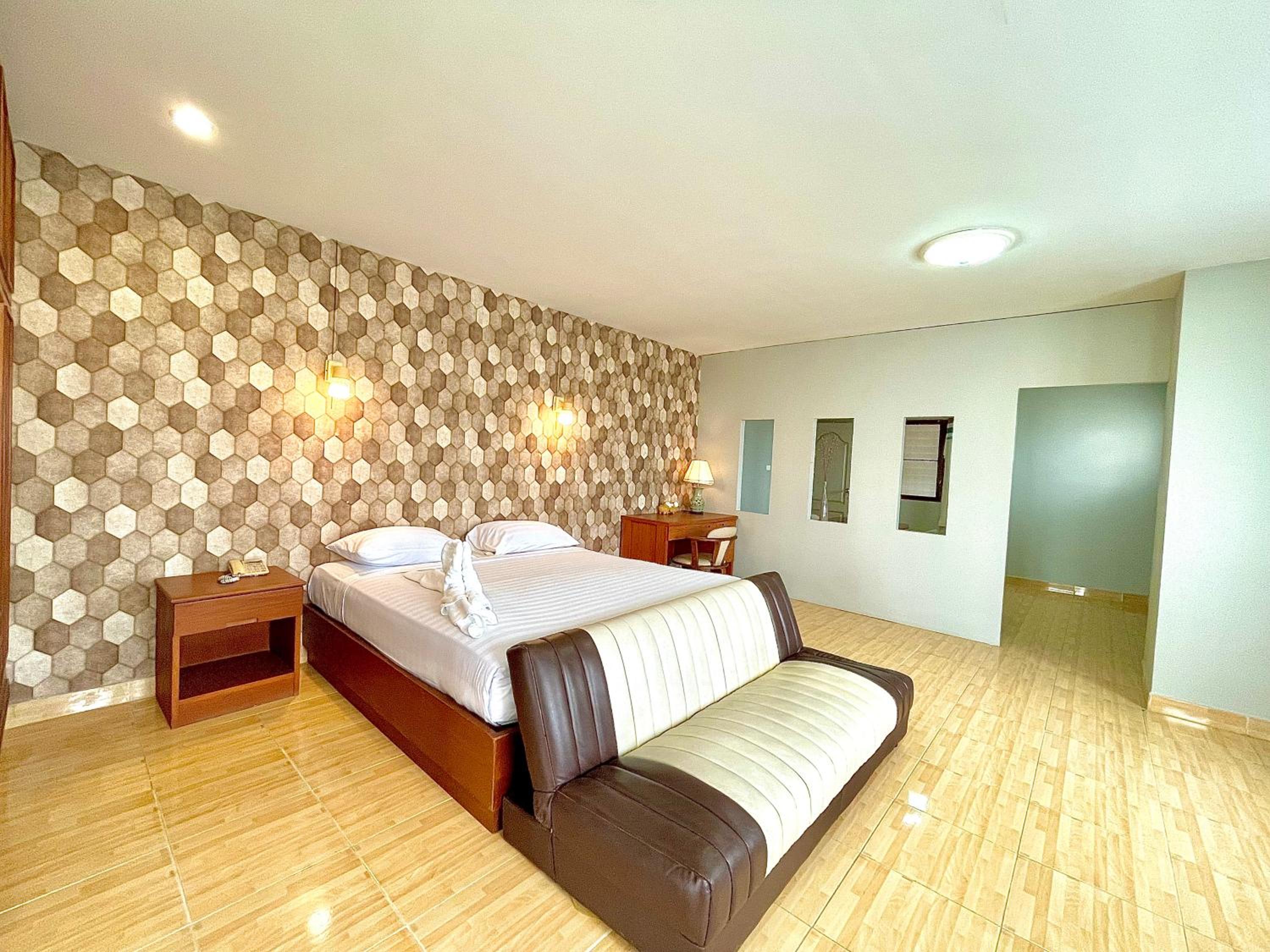 Superior Triple Room - Photo 4