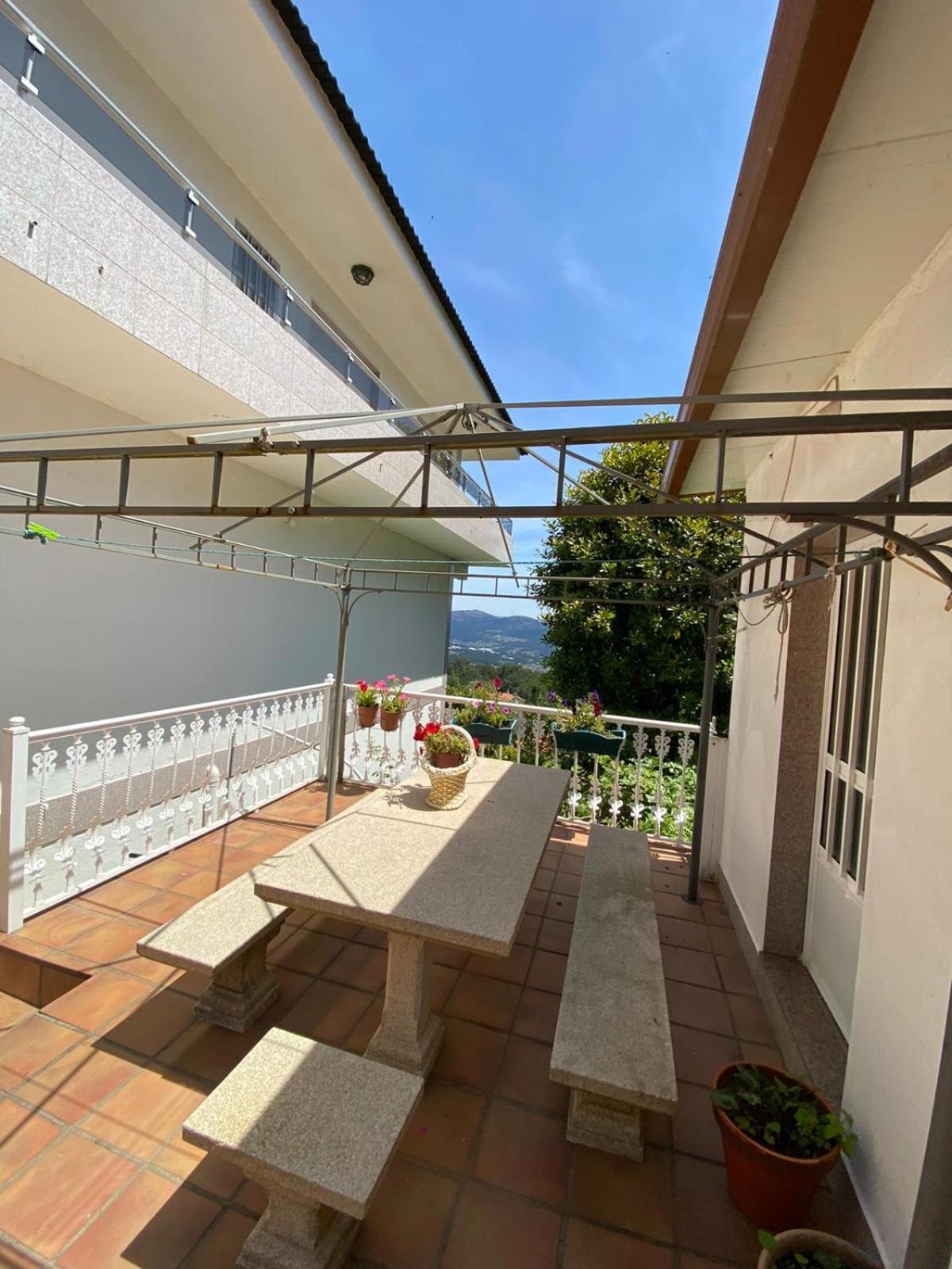 Five-Bedroom House photo 2