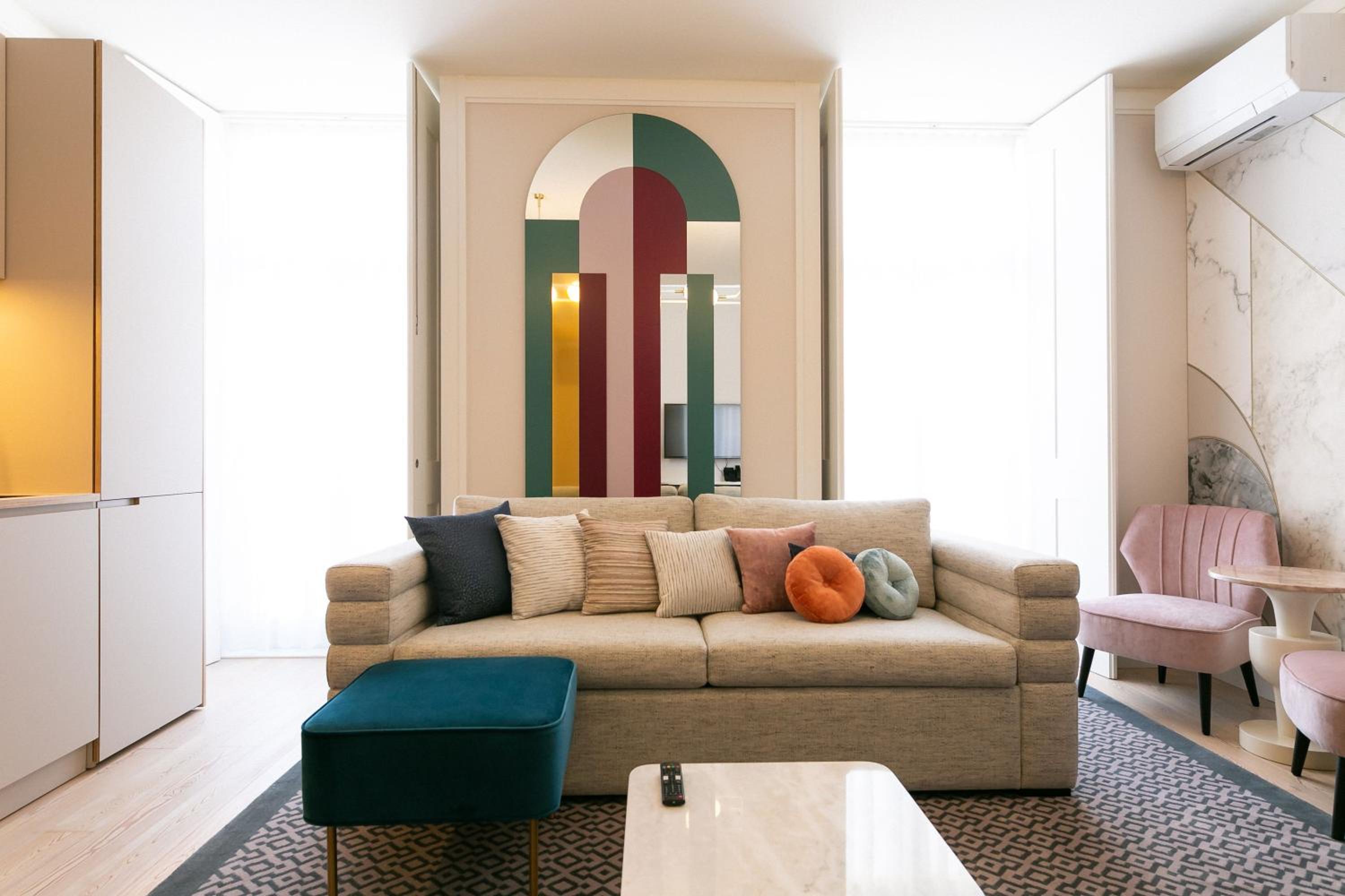 Two-Bedroom Apartment with City View photo 2