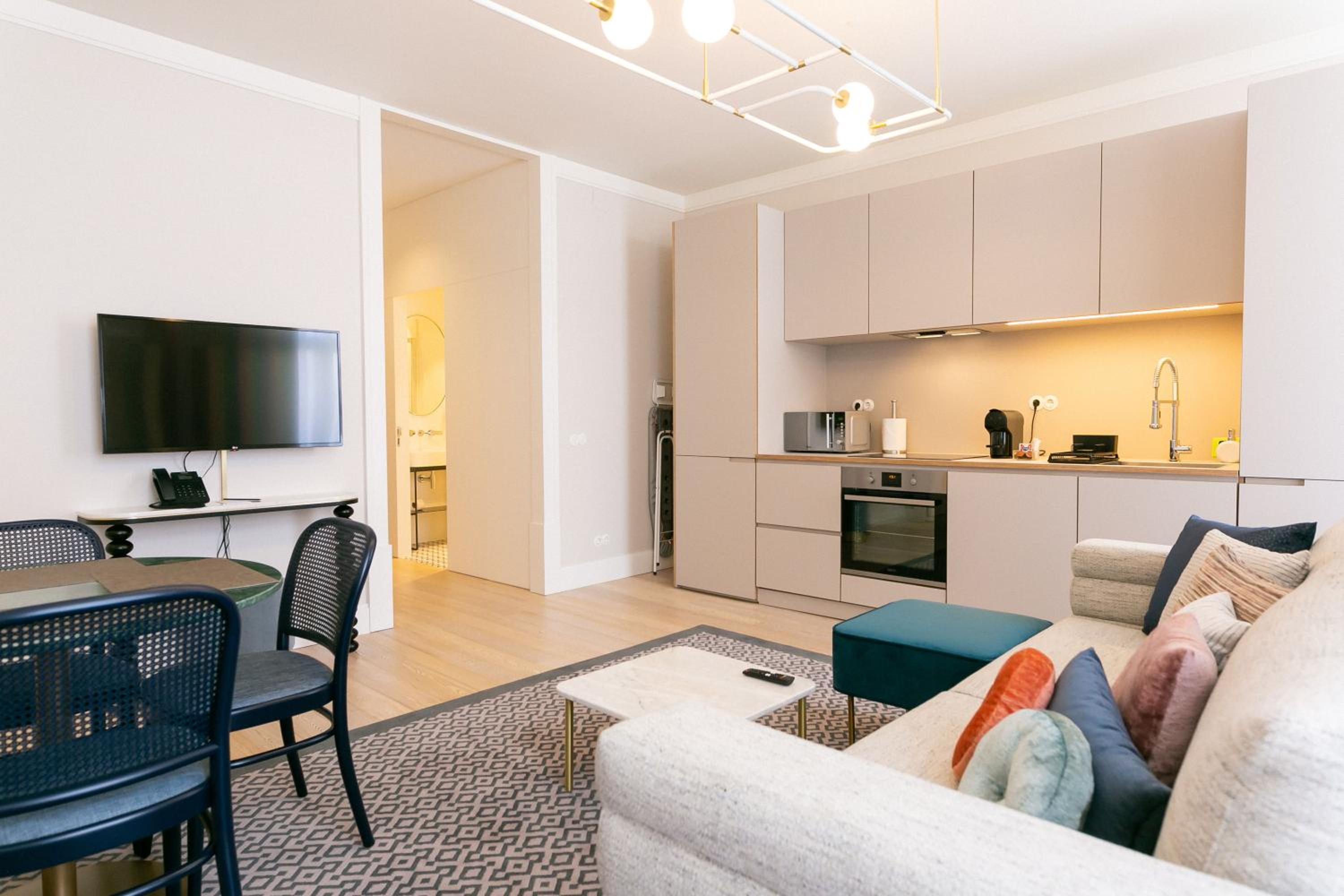 Two-Bedroom Apartment with City View photo 3