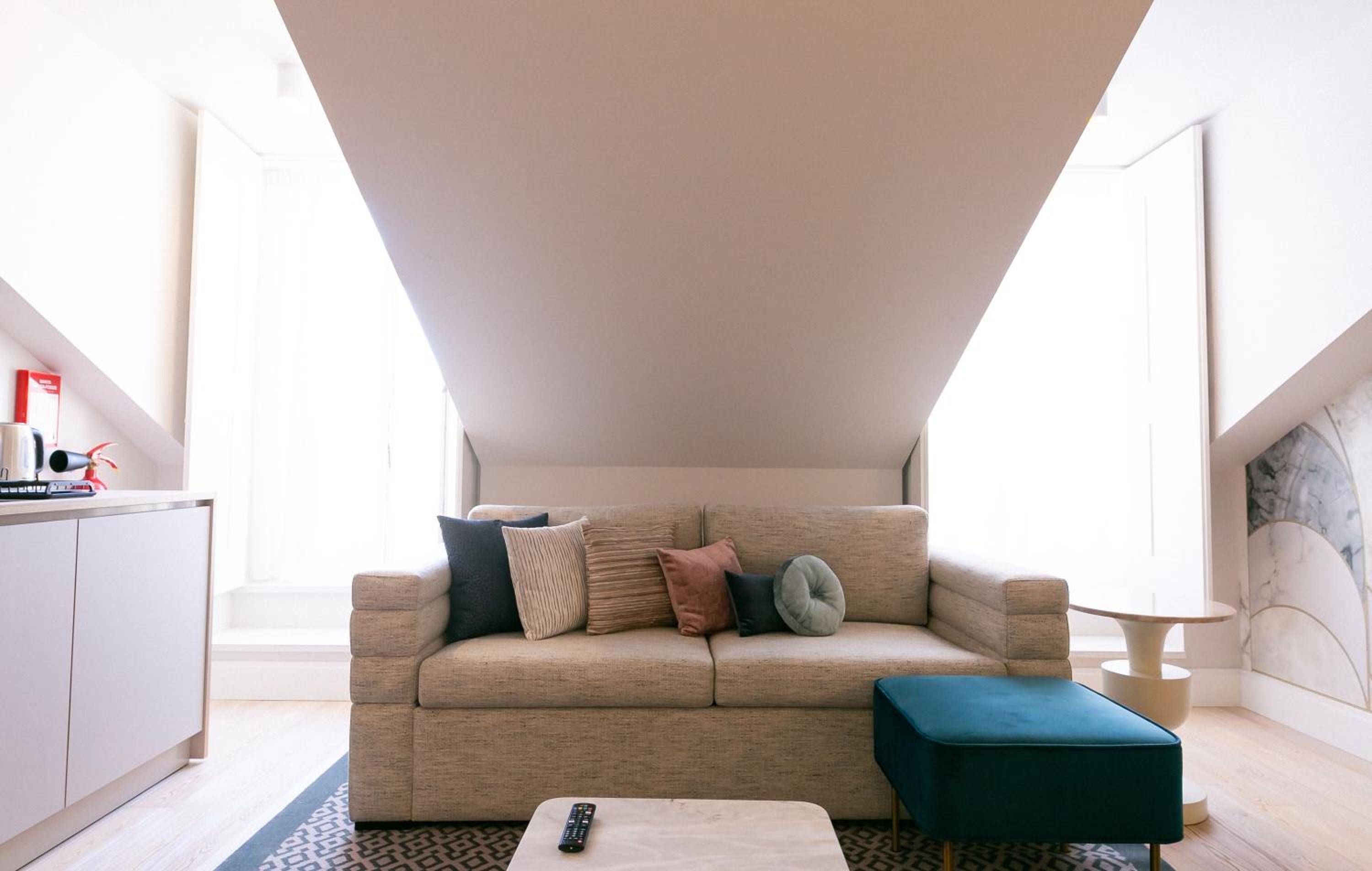 One-Bedroom Apartment with Castle View - Photo 4