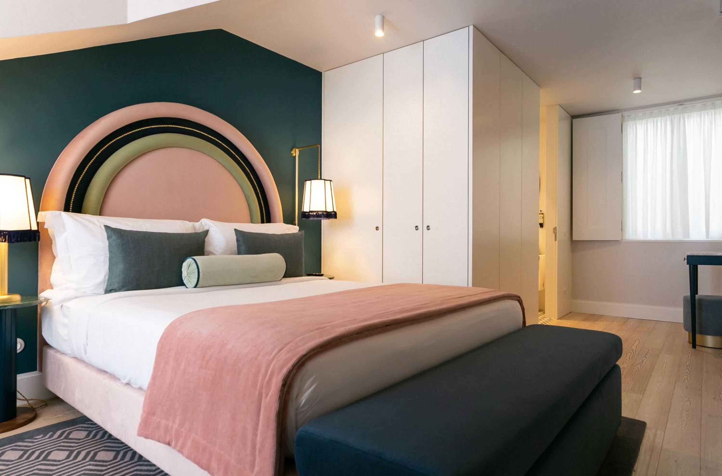 One-Bedroom Apartment with Castle View - Photo 1