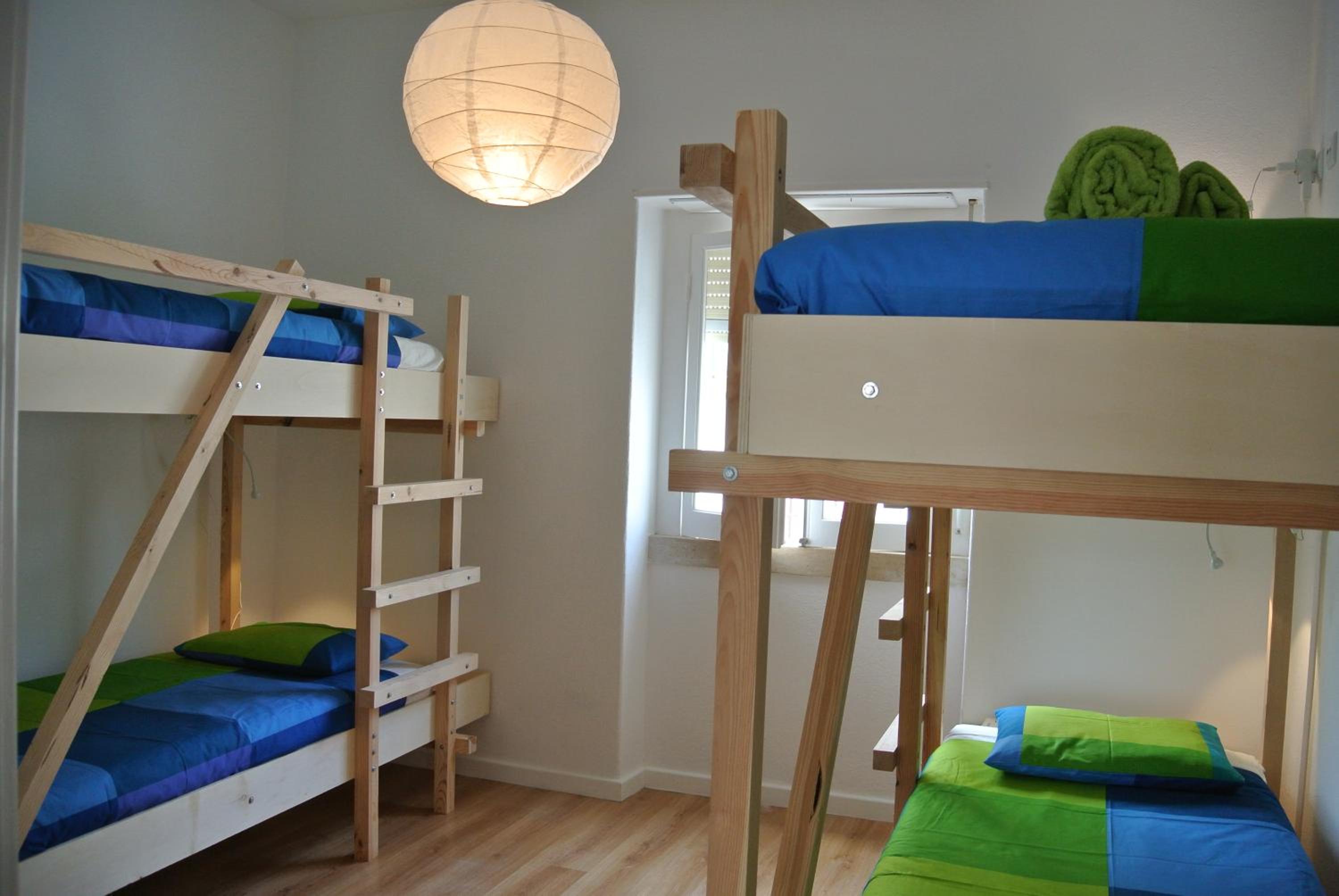Bed in 4-Bed Mixed Dormitory Room photo 3