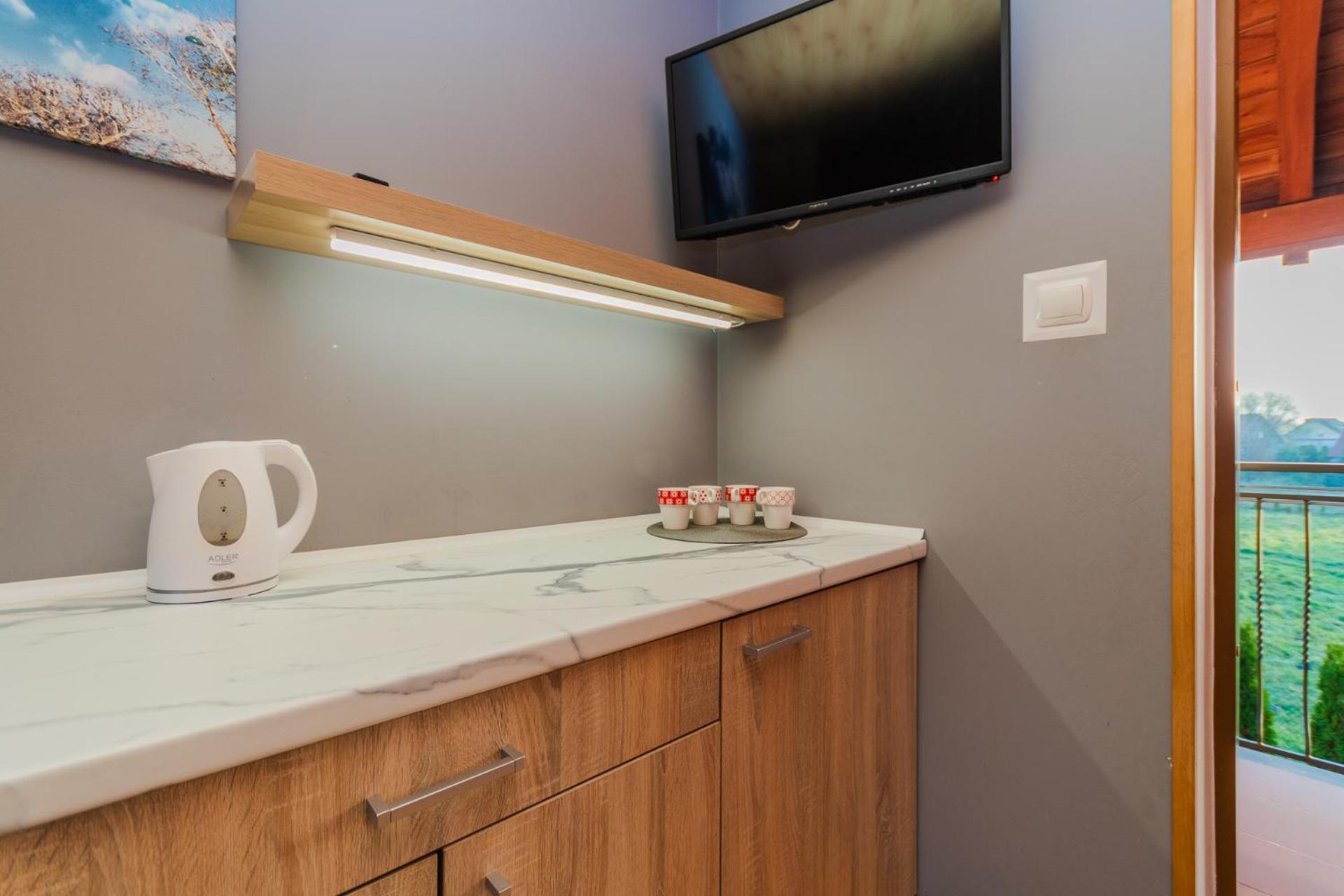 Quadruple Room with Private Bathroom photo 3