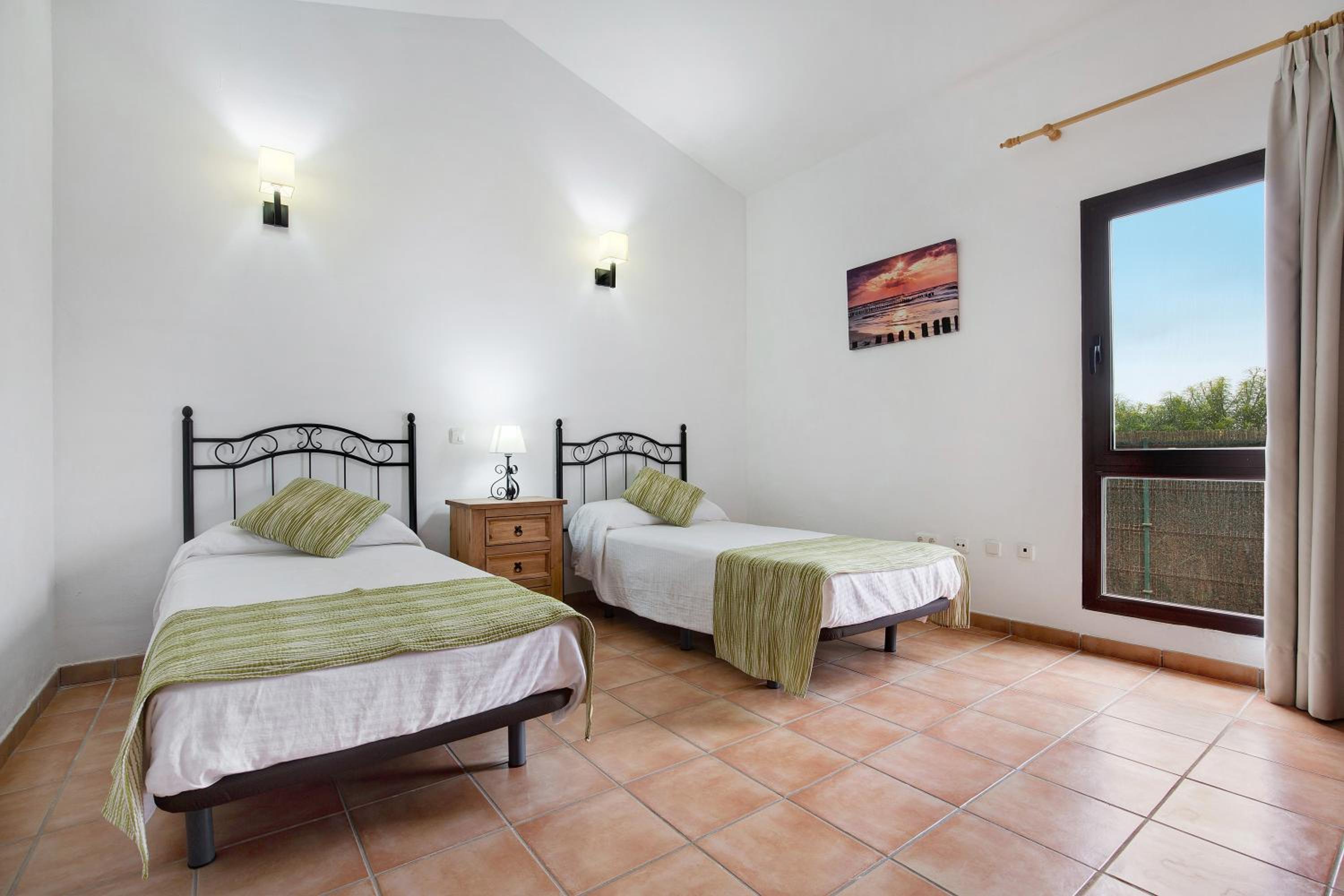 Villa with Garden View - Photo 15