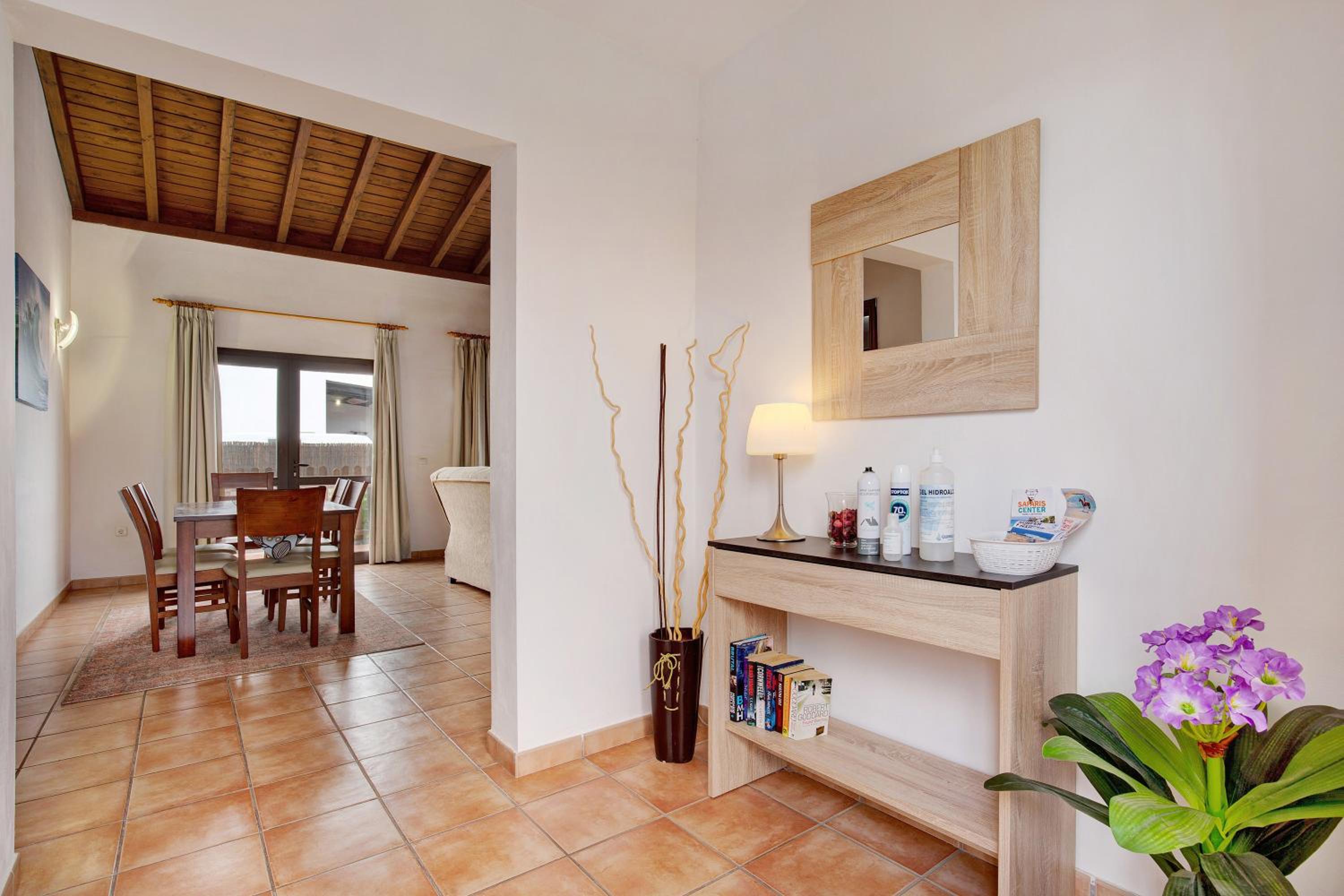 Villa with Garden View - Photo 7