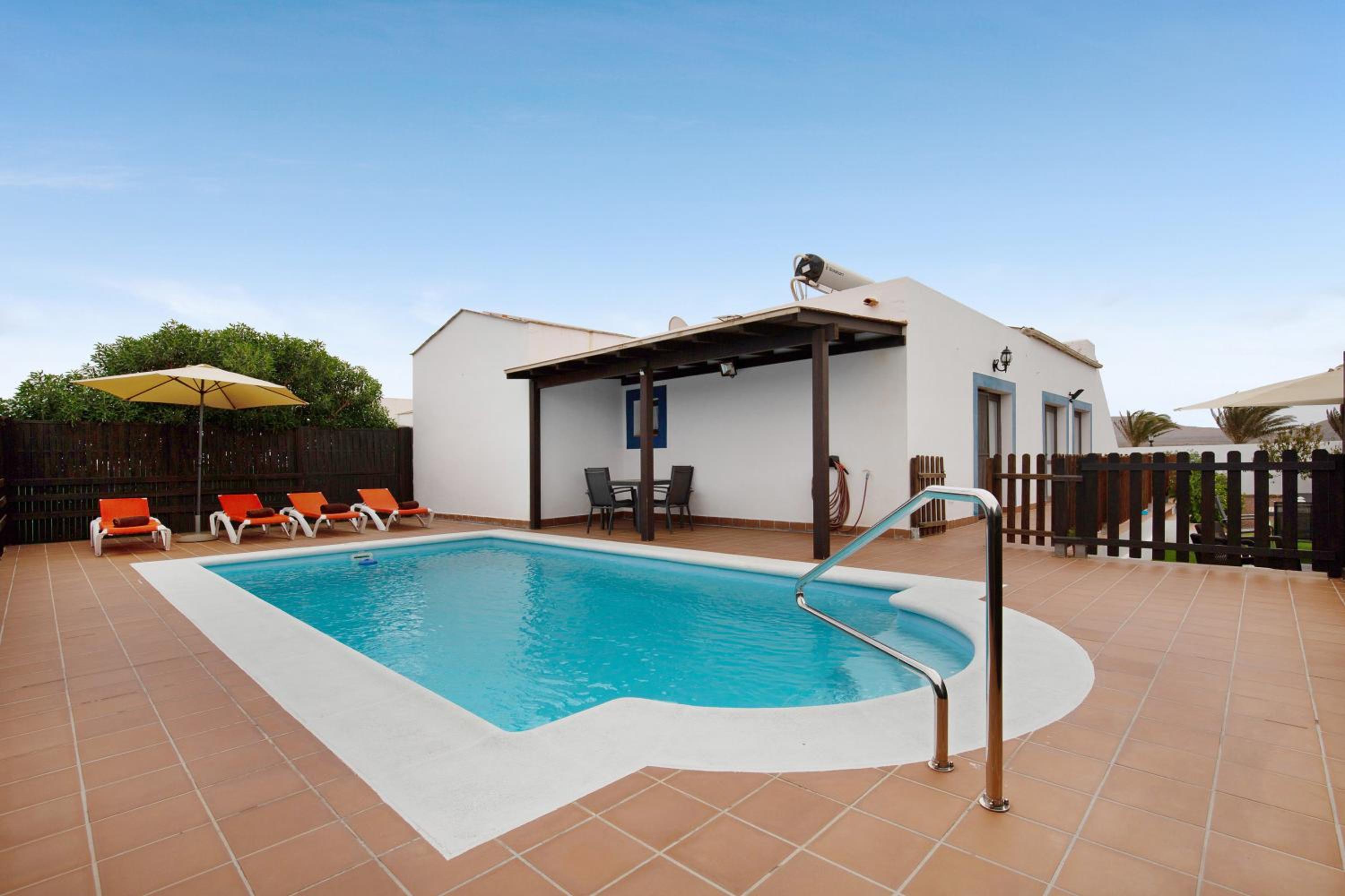 Villa with Garden View - Photo 26