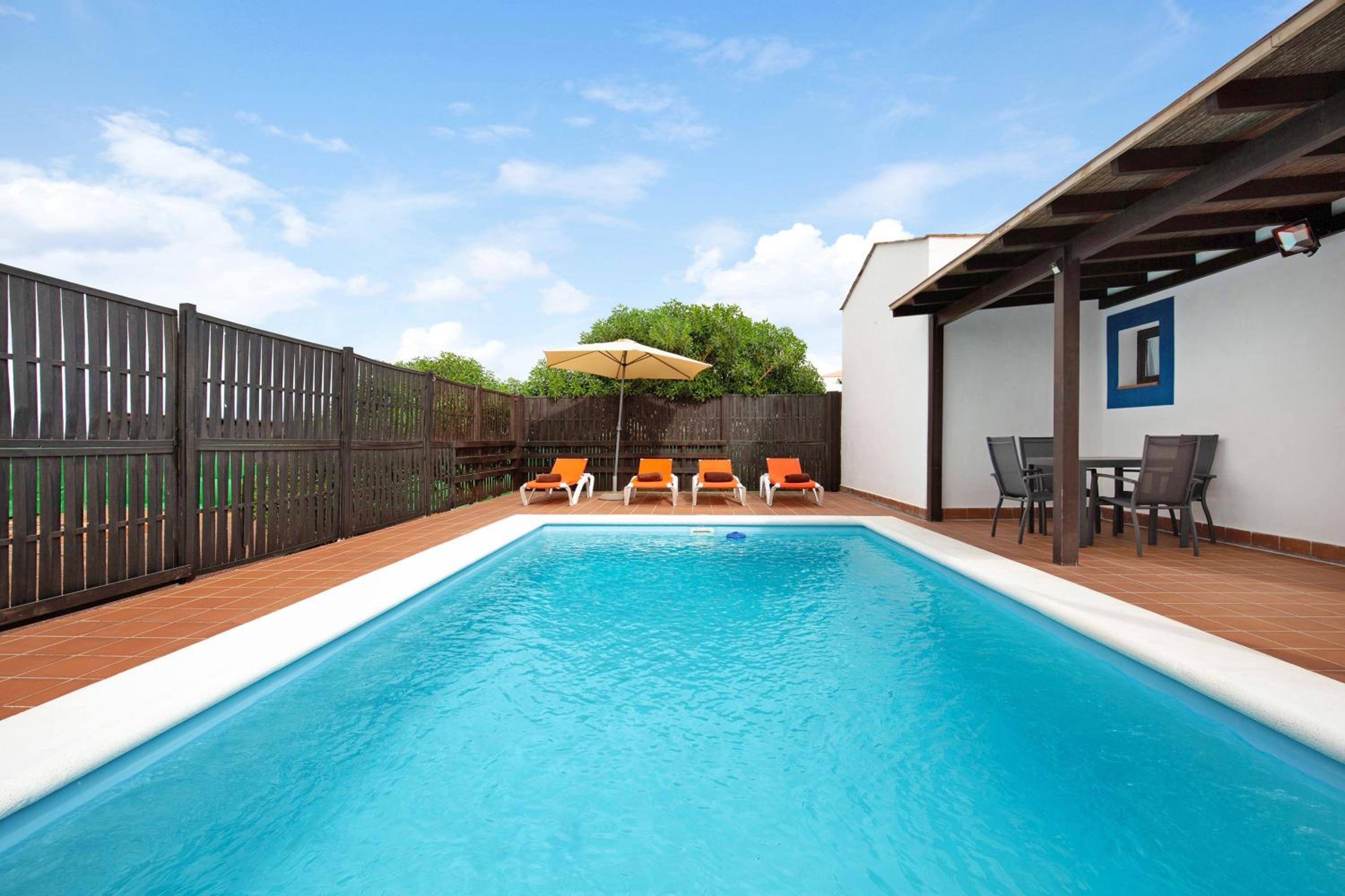 Villa with Garden View - Photo 27