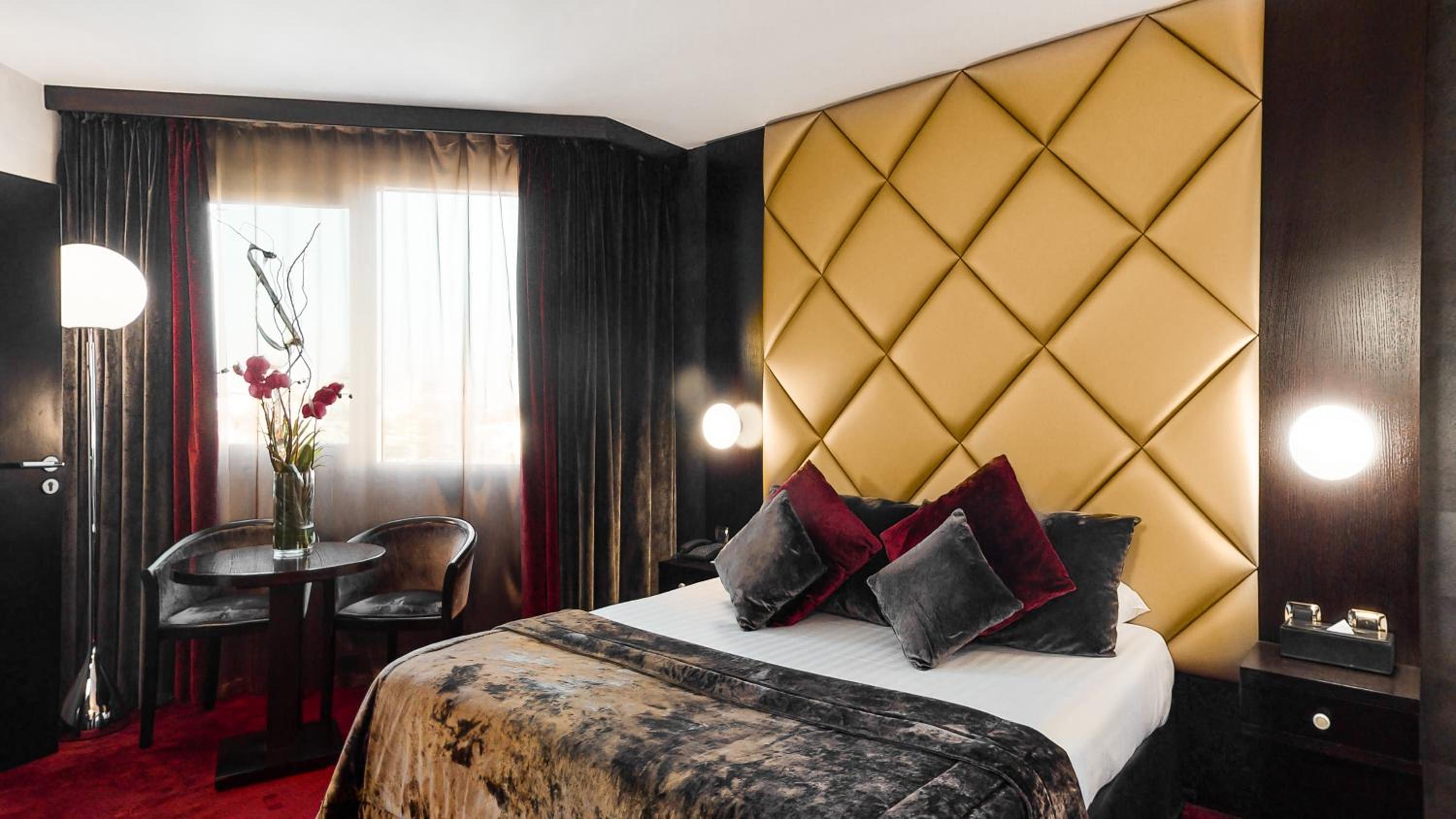 Suite - Photo 3