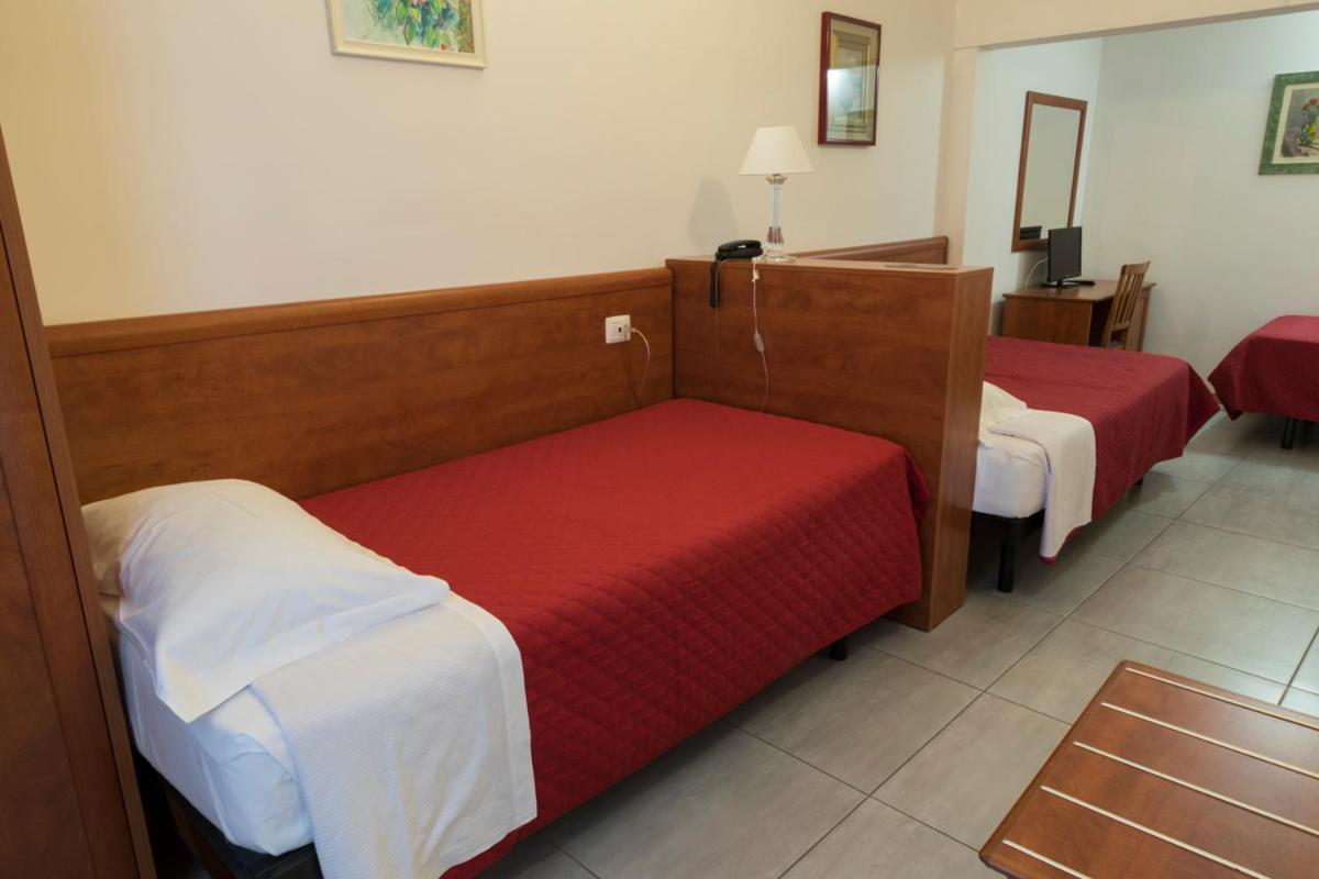 Triple Room - Photo 1